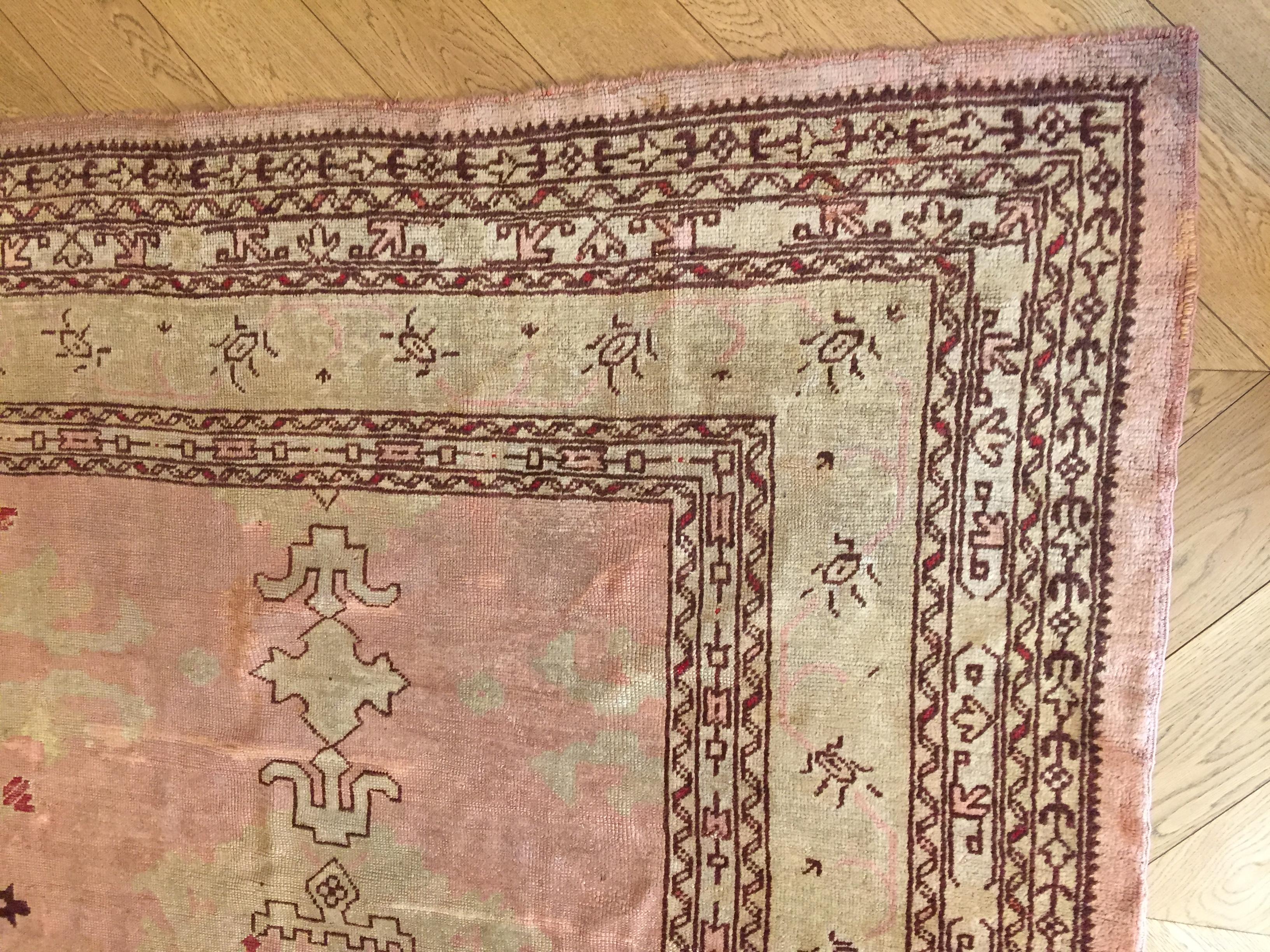 20th Century Pink Wool Turkish Ushak Central Western Anatolia Rug, 1900s 5