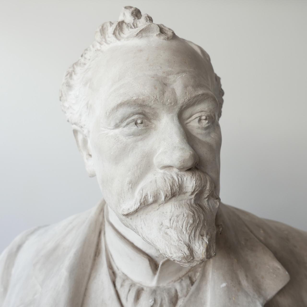 20th Century Plaster Bust of a Gentlemen For Sale 11