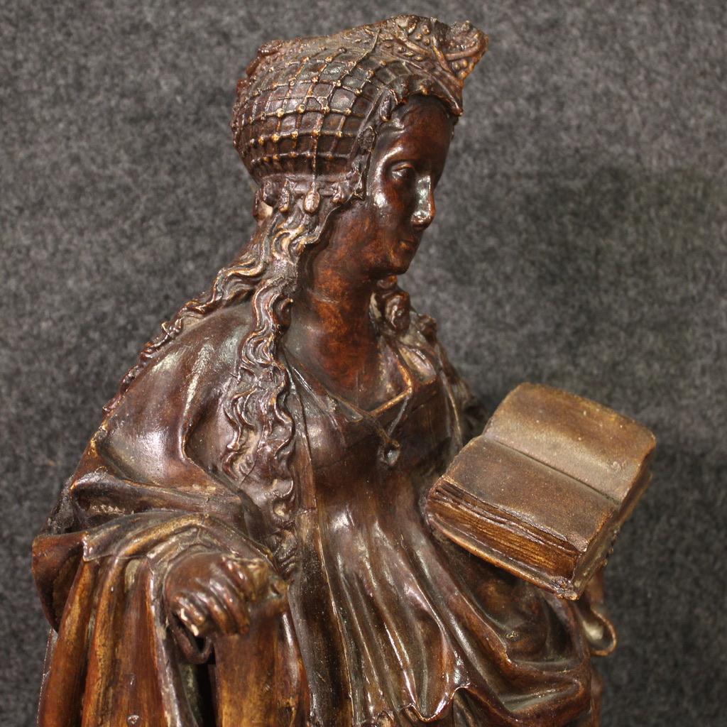Sculpture religieuse flamande en plâtre du 20e siècle Sainte Catherine d'Alexandrie en vente 3