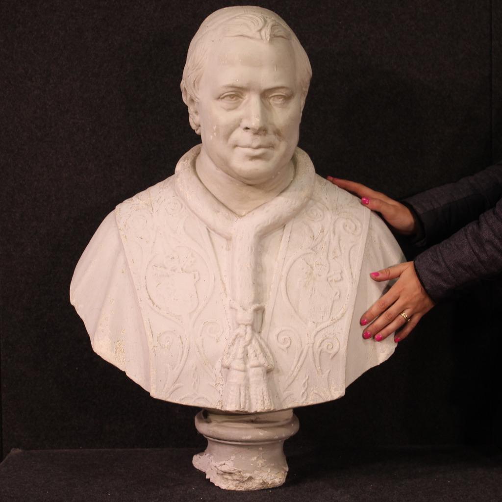 Large Italian plaster sculpture from the mid-20th century. Work of fine workmanship depicting a prelate in cassocks, note the realism of the face and the meticulous details of the robes. Half-bust statue with several defects on the base and some