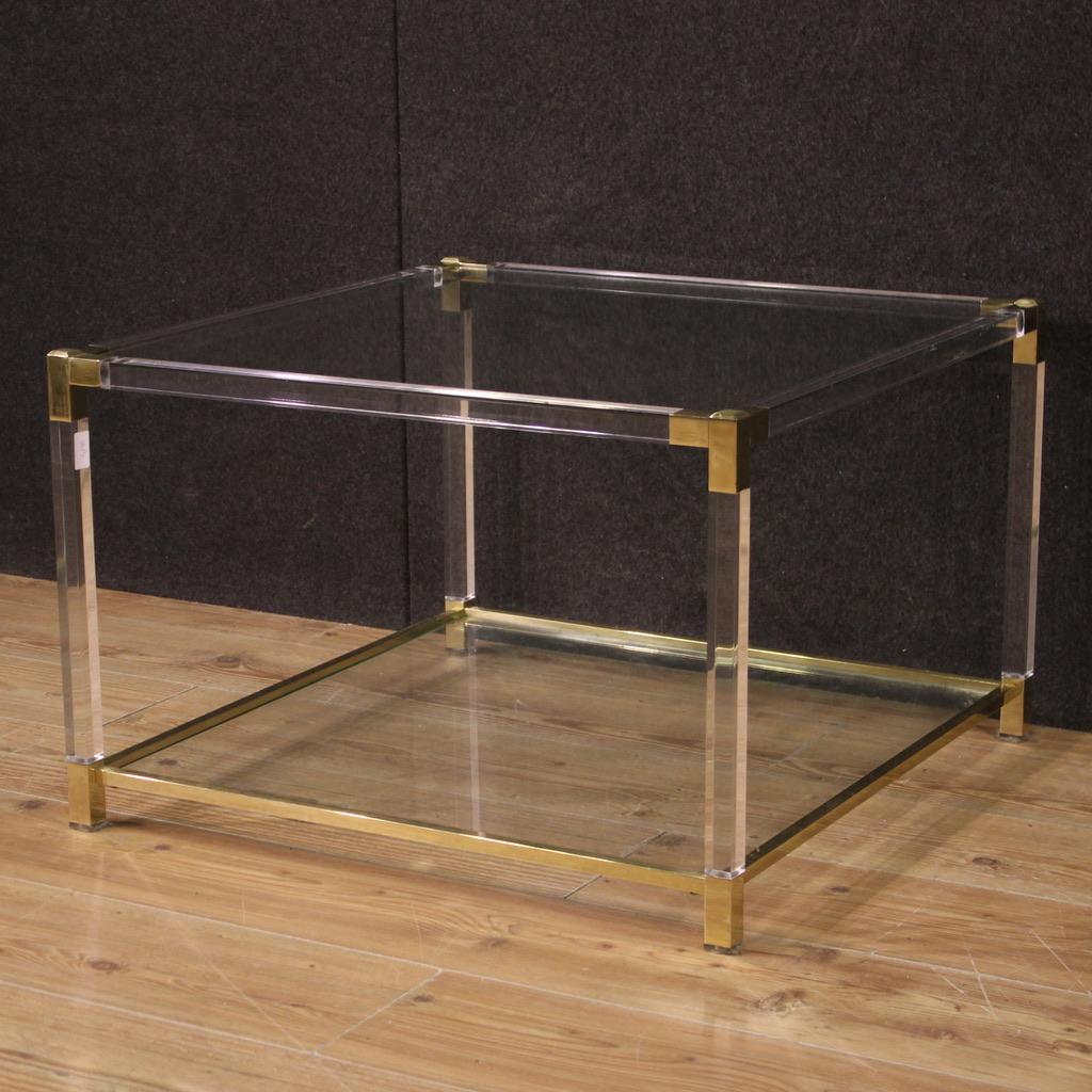 20th Century Plexiglass Glass and Gold Metal Design Italian Coffee Table, 1980 In Good Condition For Sale In Vicoforte, Piedmont