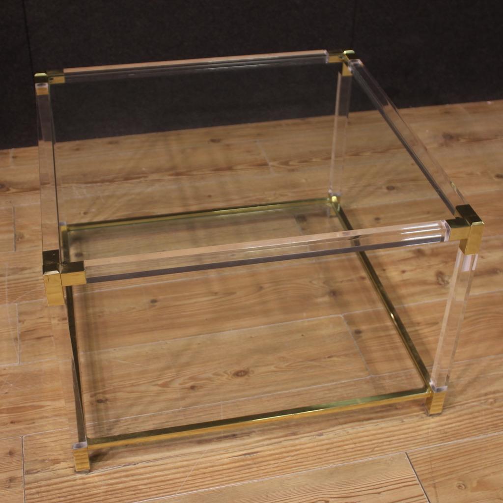 Italienischer Couchtisch aus Plexiglasglas und Goldmetall im Design des 20. Jahrhunderts, 1980 im Angebot 5