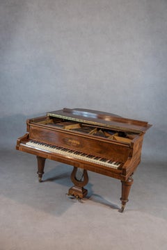 Pianoforte a coda per bambini Pleyel modello 3Bis del XX secolo