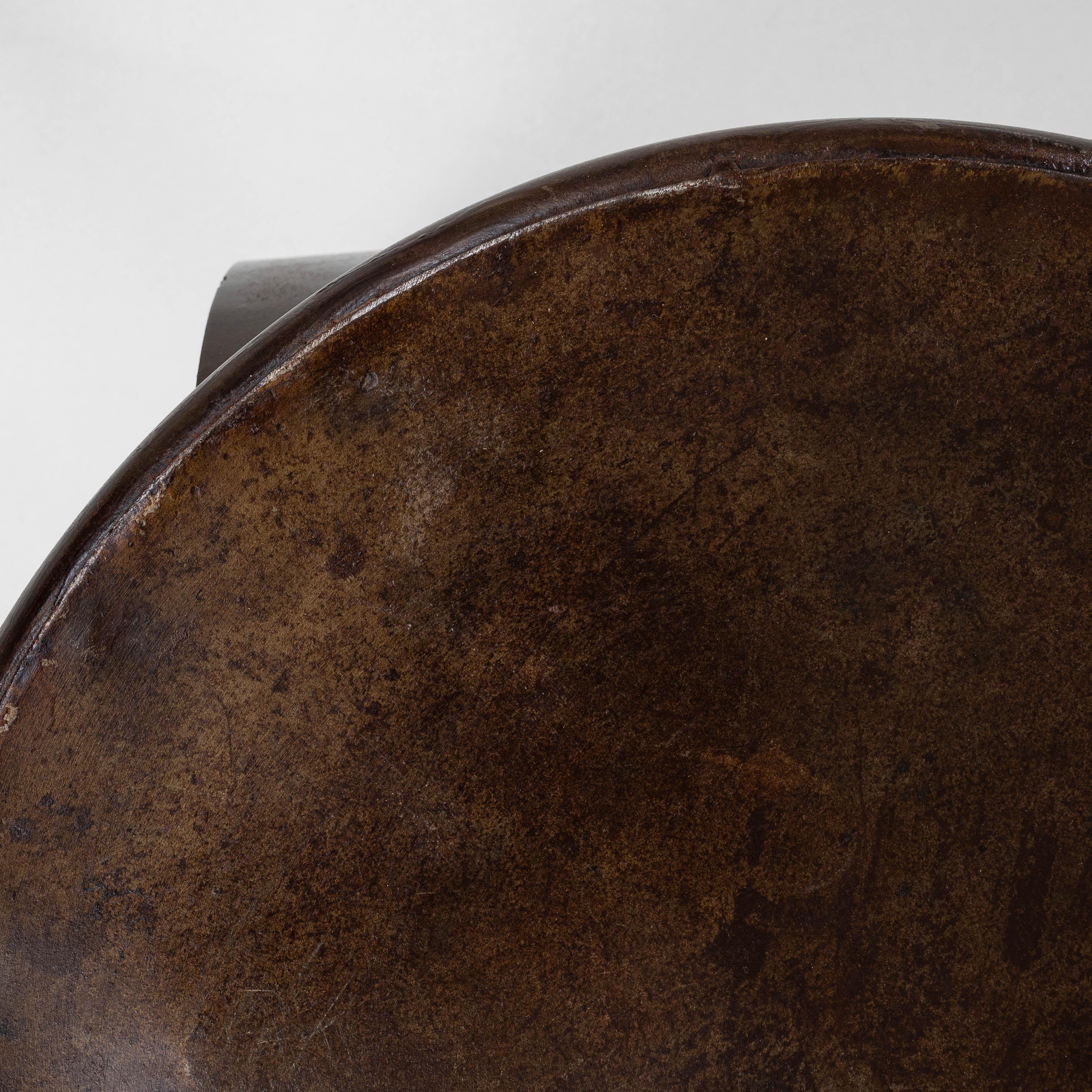 Polnischer industrieller geschwungener Metallhocker des 20. 6