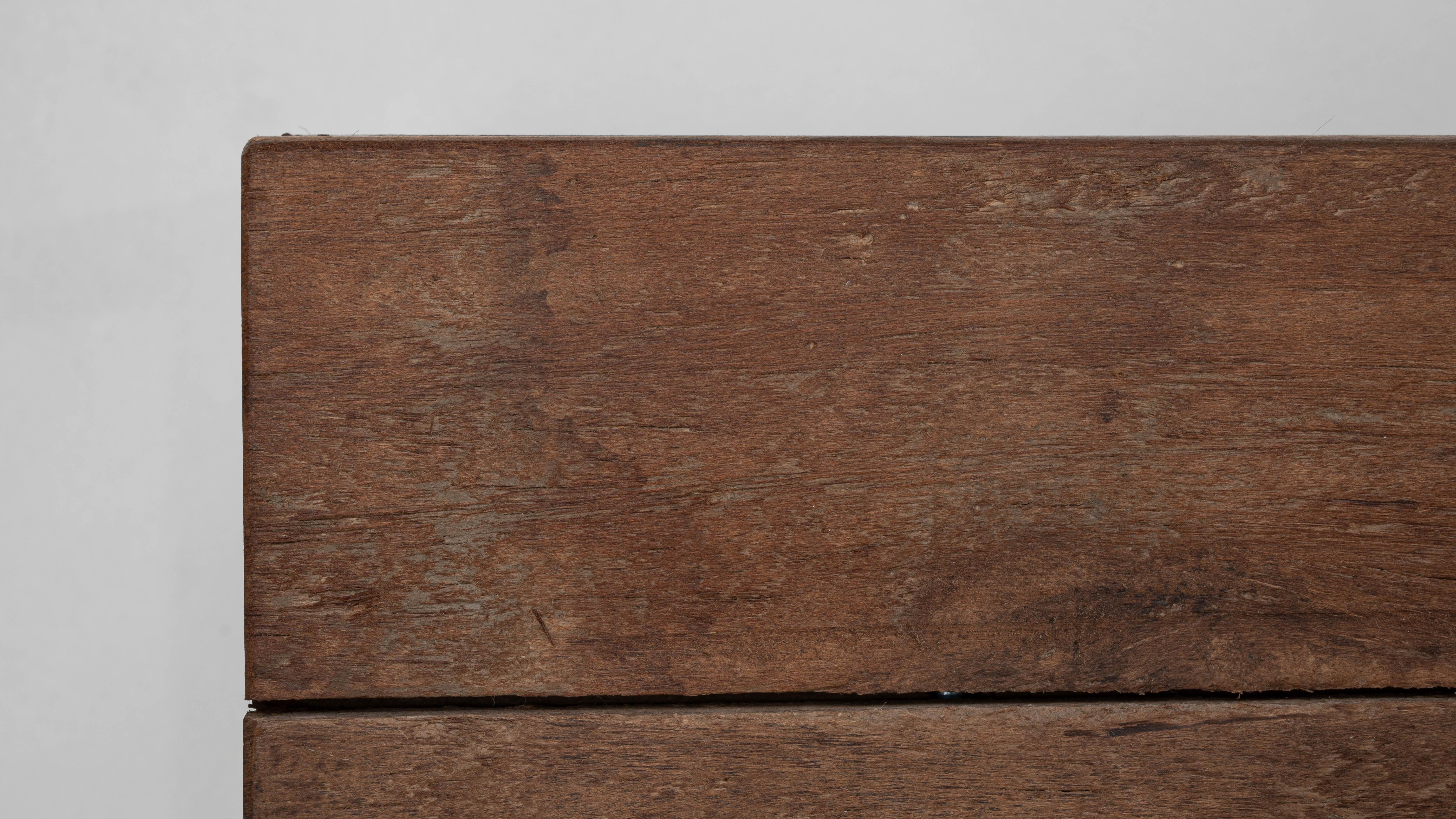 Table basse polonaise du 20ème siècle avec plateau en bois en vente 3