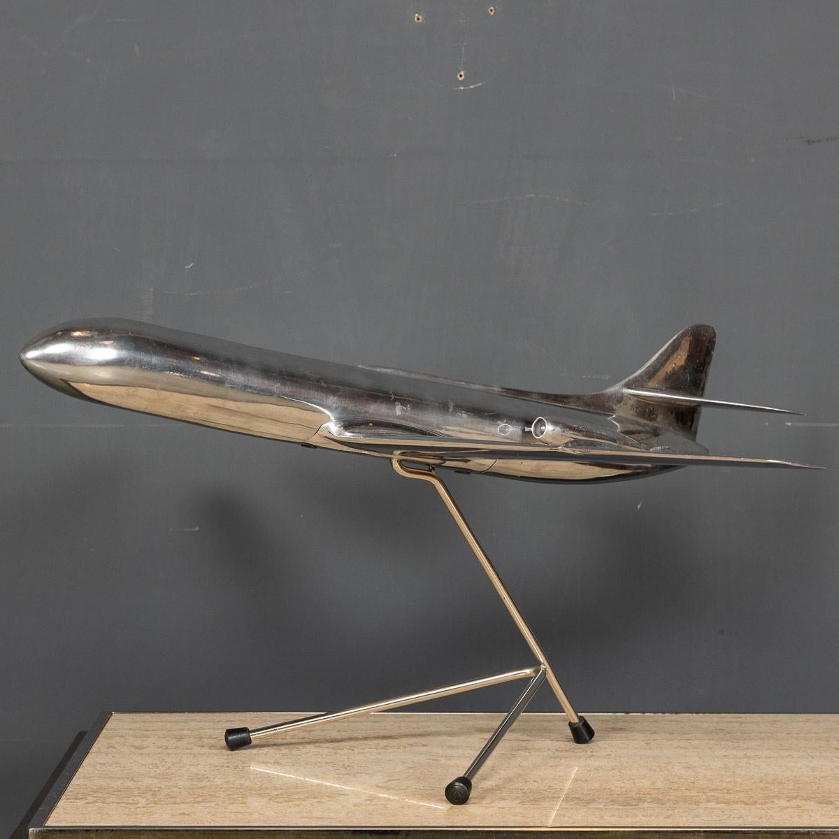A Stunning mid-20th century polished metal model of a late 1950’s Sud Aviation SE 210 Caravelle on a polished metal stand.


Condition
In Great condition - No damage, just general wear.

Size
Height: 37cm
Width: 64cm
Depth: 73cm.