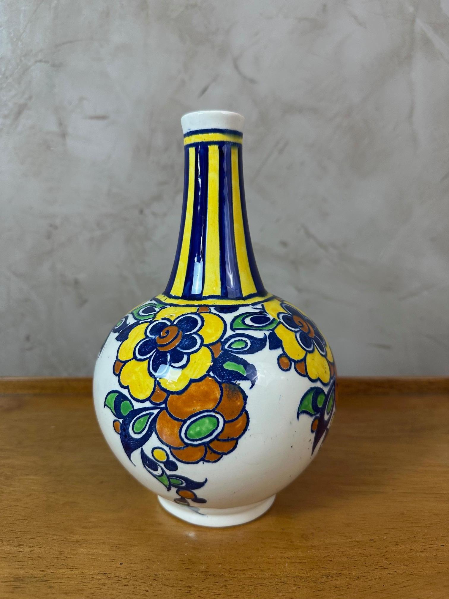 Vaso in ceramica policroma del XX secolo di Charles Catteau, anni 1926 In condizioni buone in vendita a LEGNY, FR