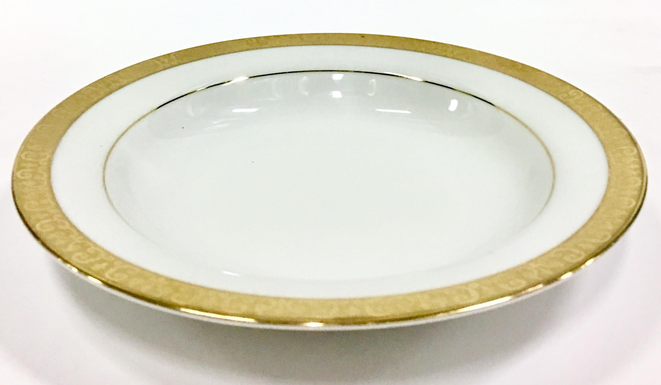 Sri Lankan 20th Century Porcelain & 22-Karat Gold Dinnerware S/13 By, Royal Gallery