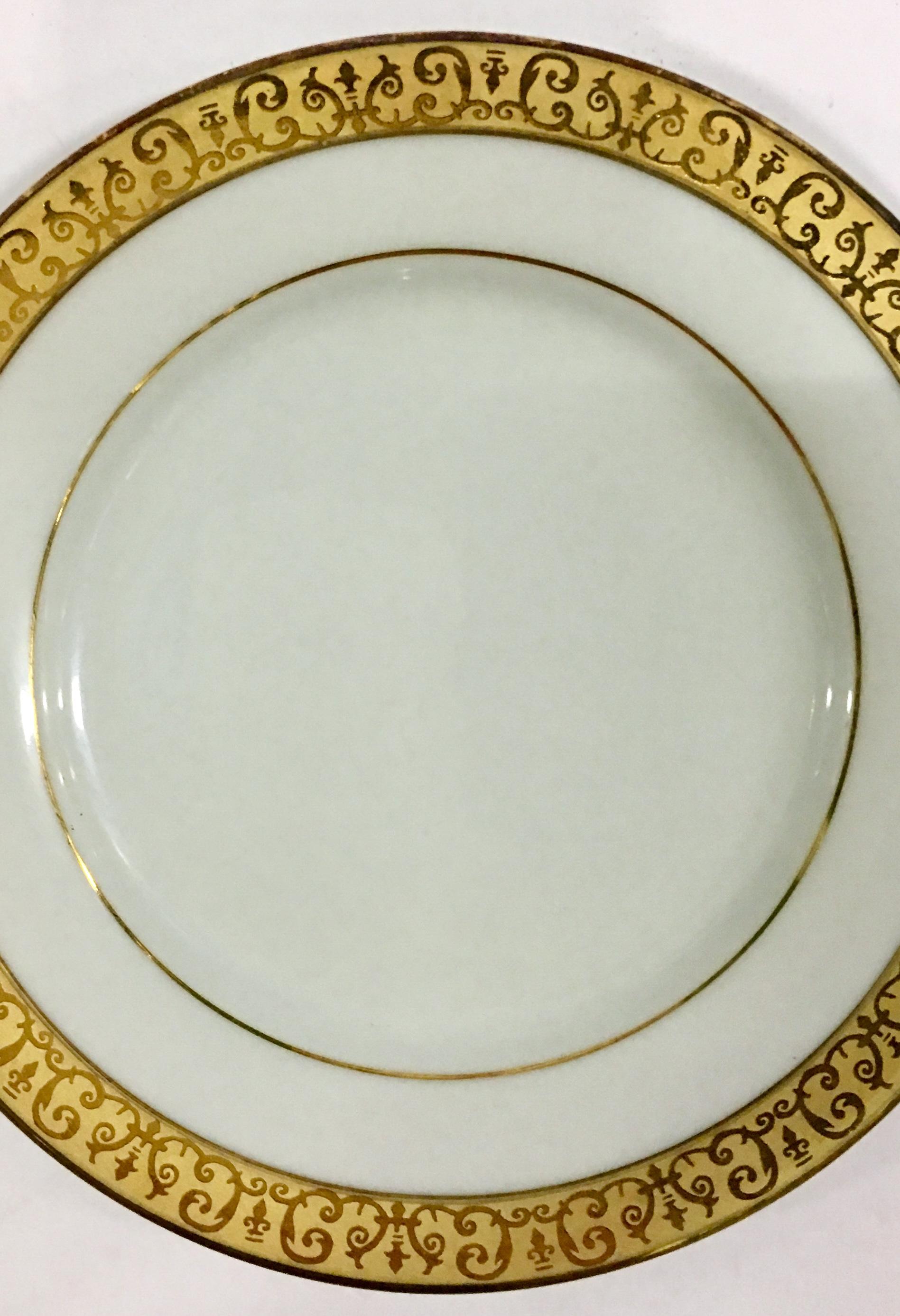 20th Century Porcelain & 22-Karat Gold Dinnerware S/13 By, Royal Gallery In Good Condition In West Palm Beach, FL