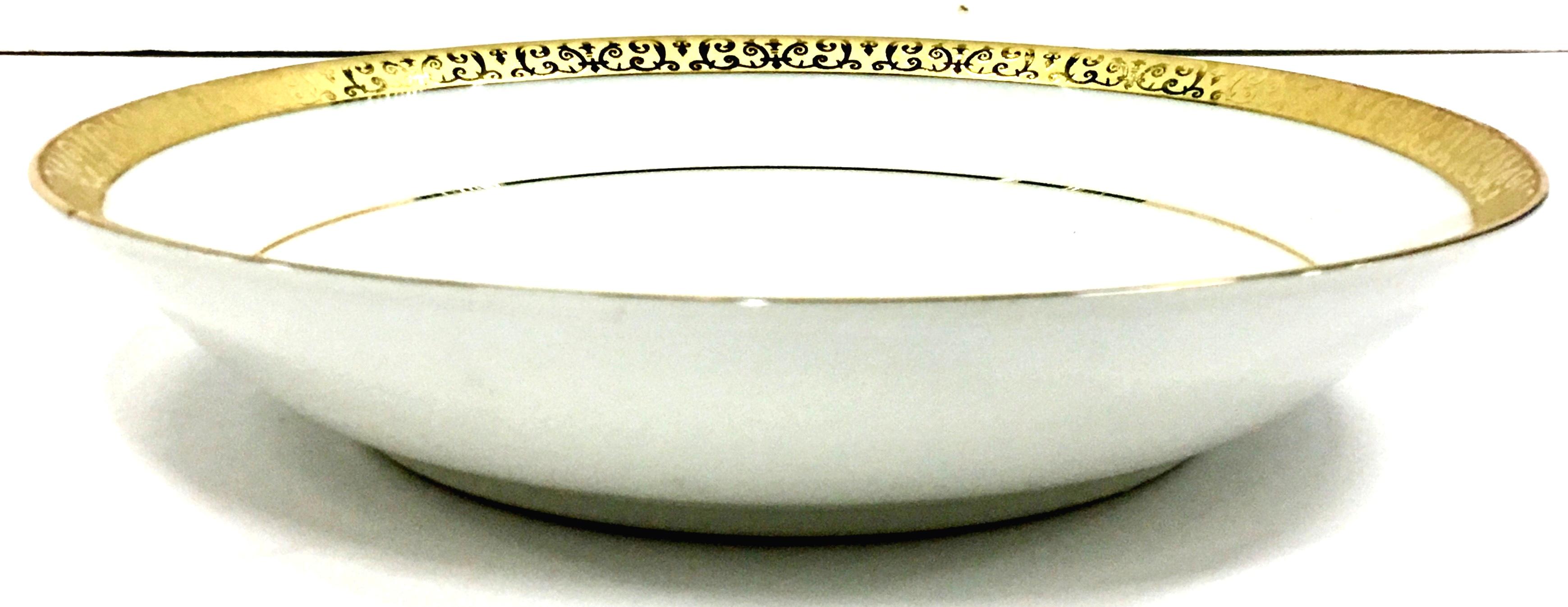 Sri Lankan Porcelain and 22-Karat Gold Dinnerware Set of 14 Pieces by Royal Gallery For Sale