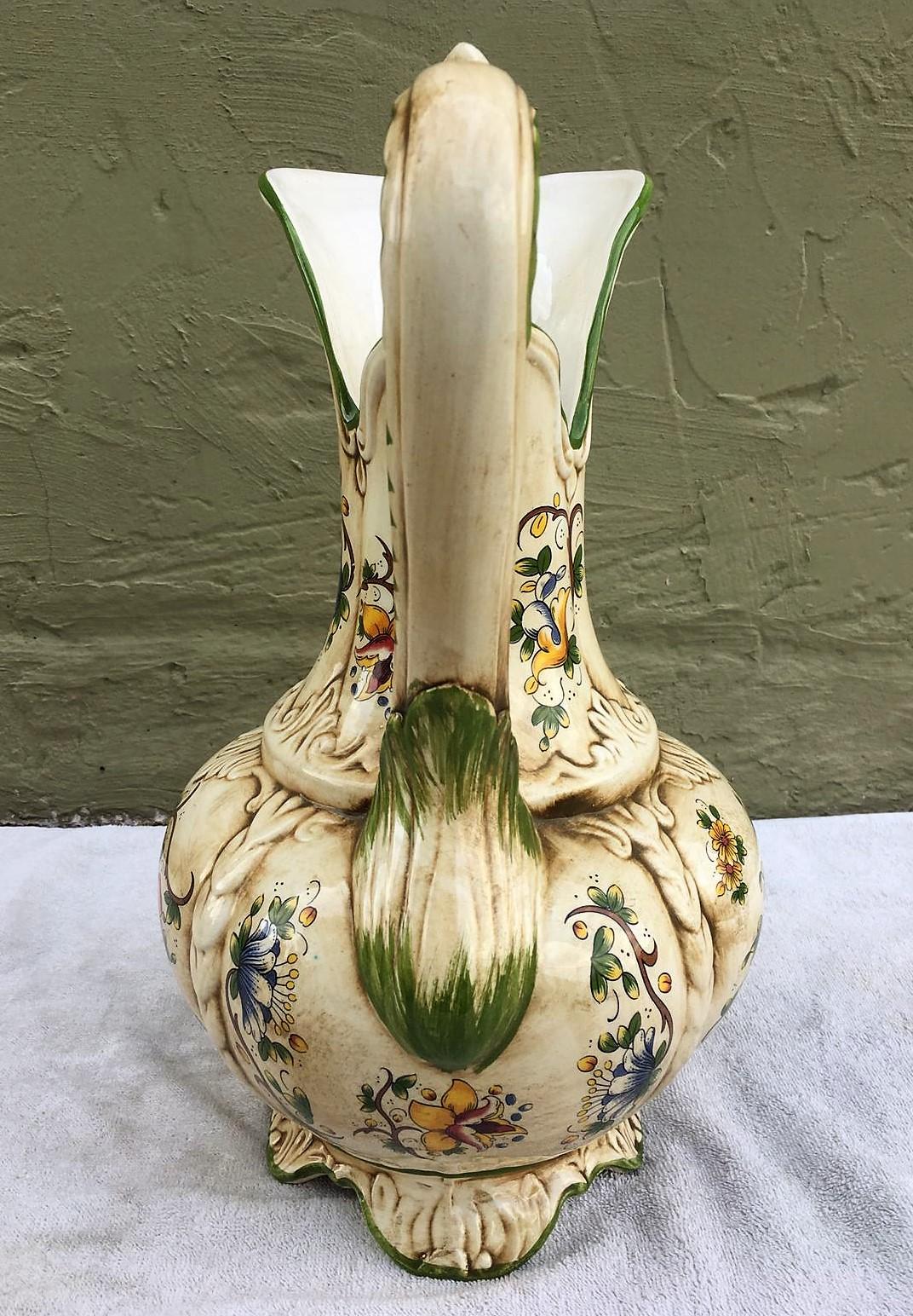 Urne ou jarre ornementale de Capodimonte en porcelaine du 20ème siècle en vente 3