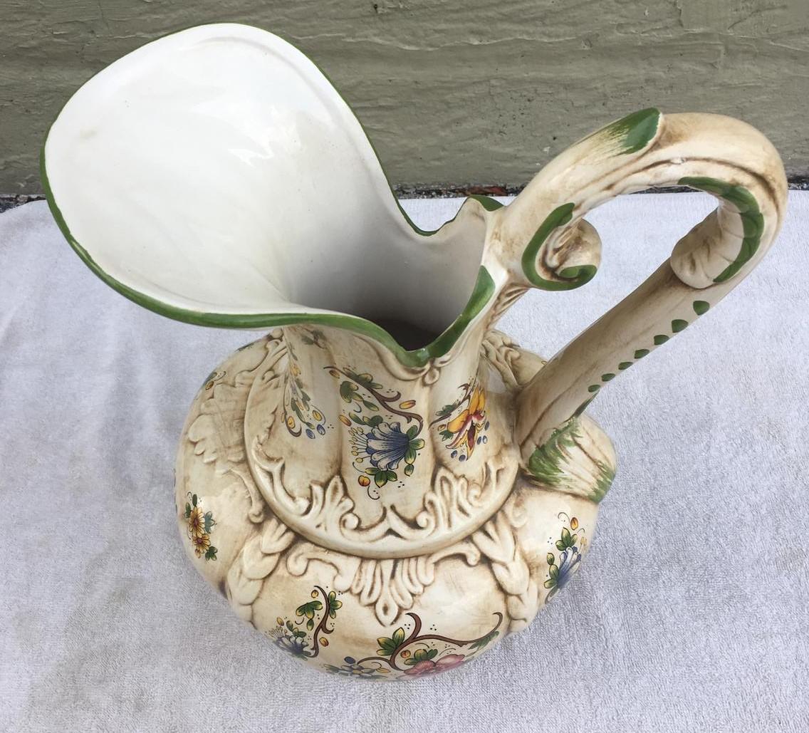 20th Century Porcelain Capodimonte Ornamental Urn or Jar For Sale 3