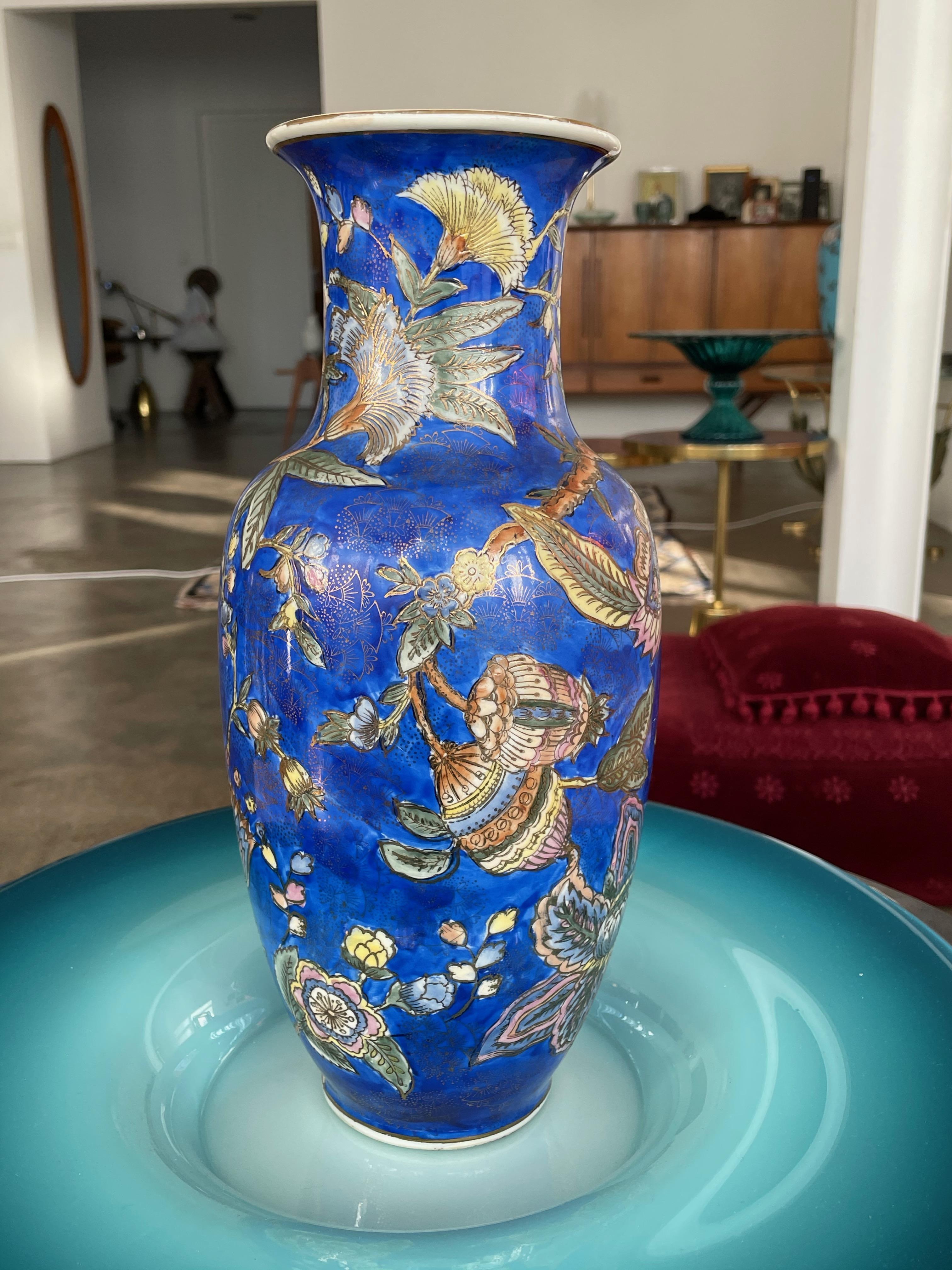 Chinoiserie Vintage Blue Porcelain Chinese Vase For Sale