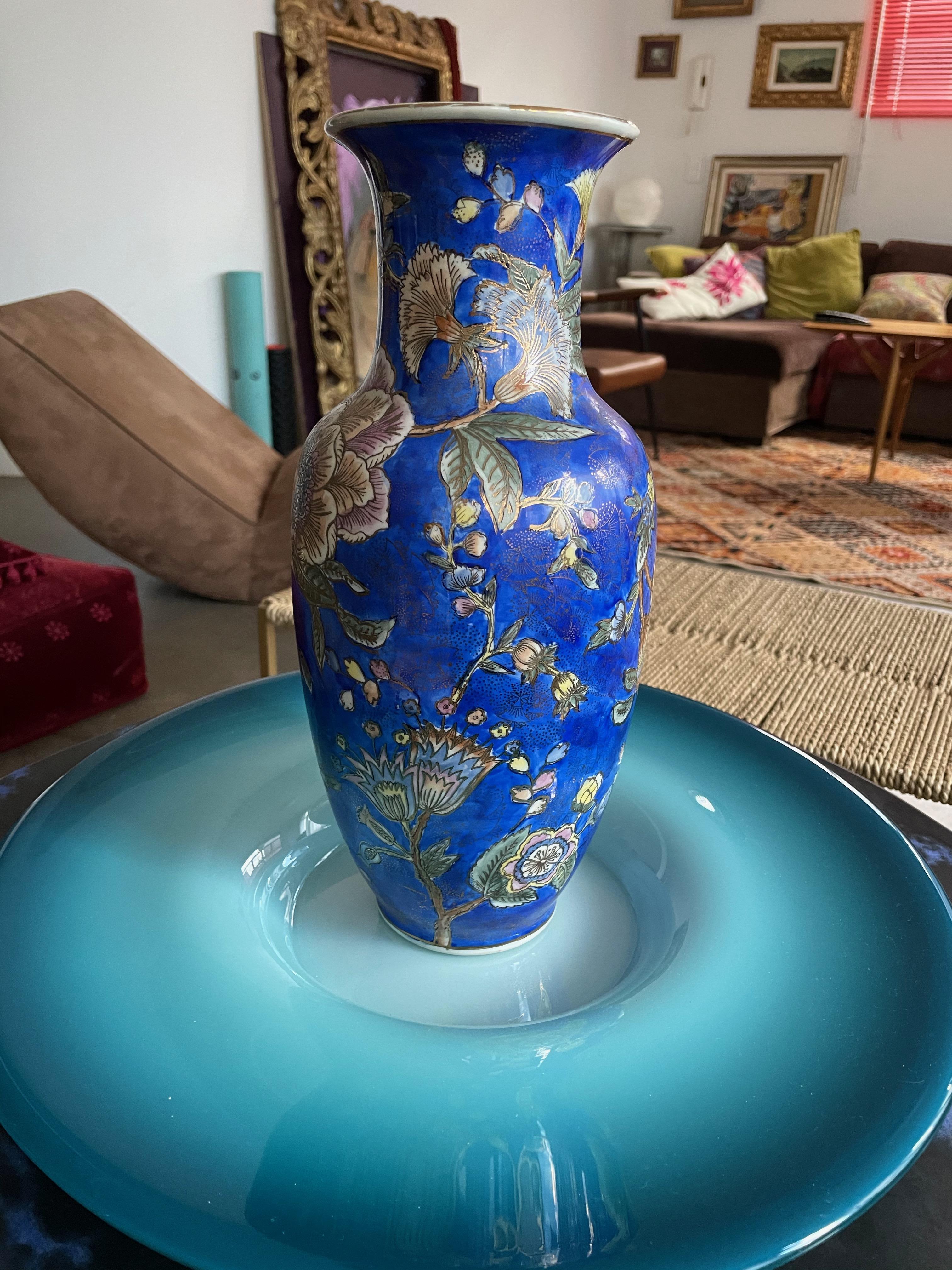 Vintage Blue Porcelain Chinese Vase For Sale 3