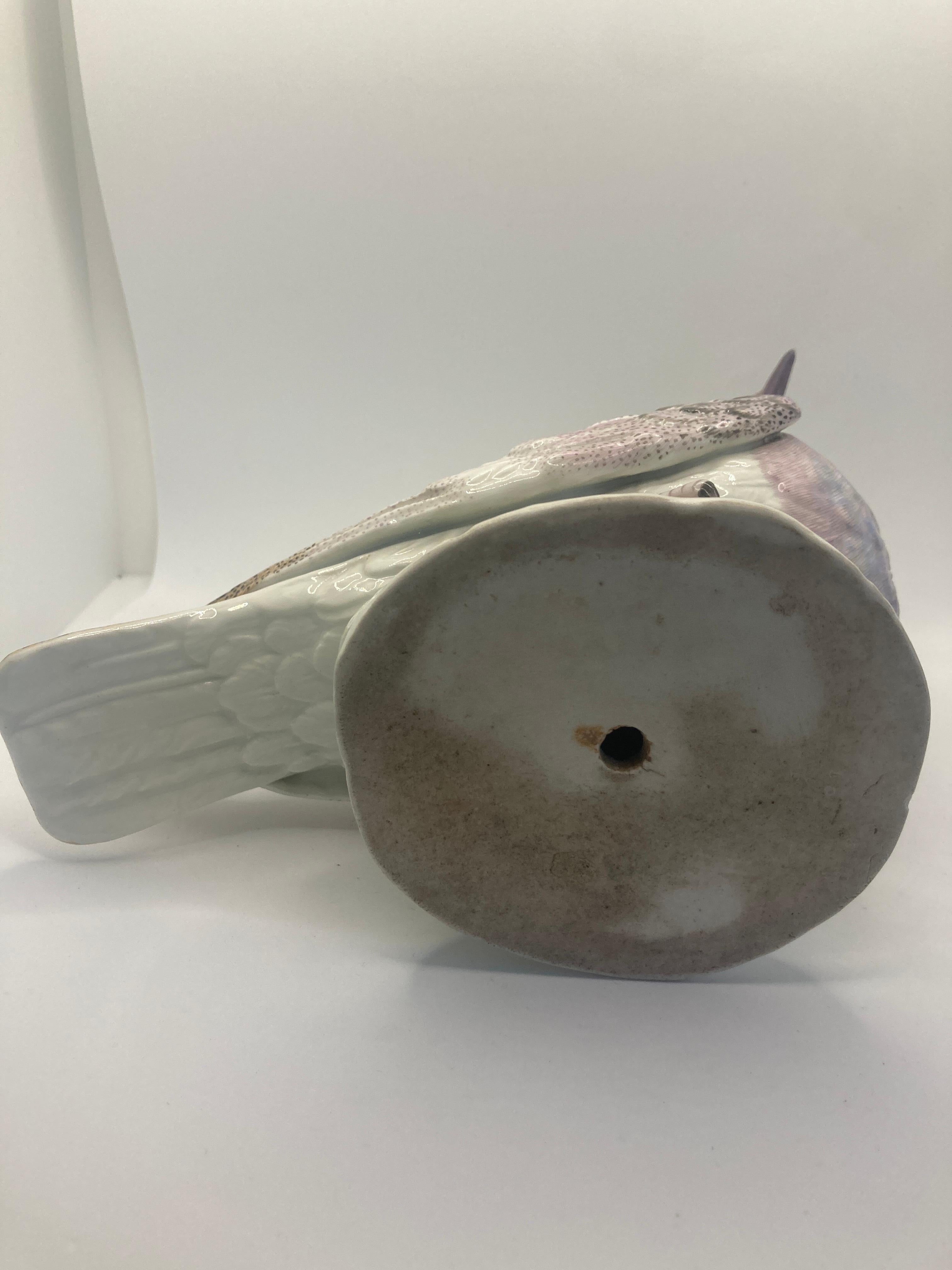 Porzellanfigur einer Taube aus dem 20. im Angebot 5