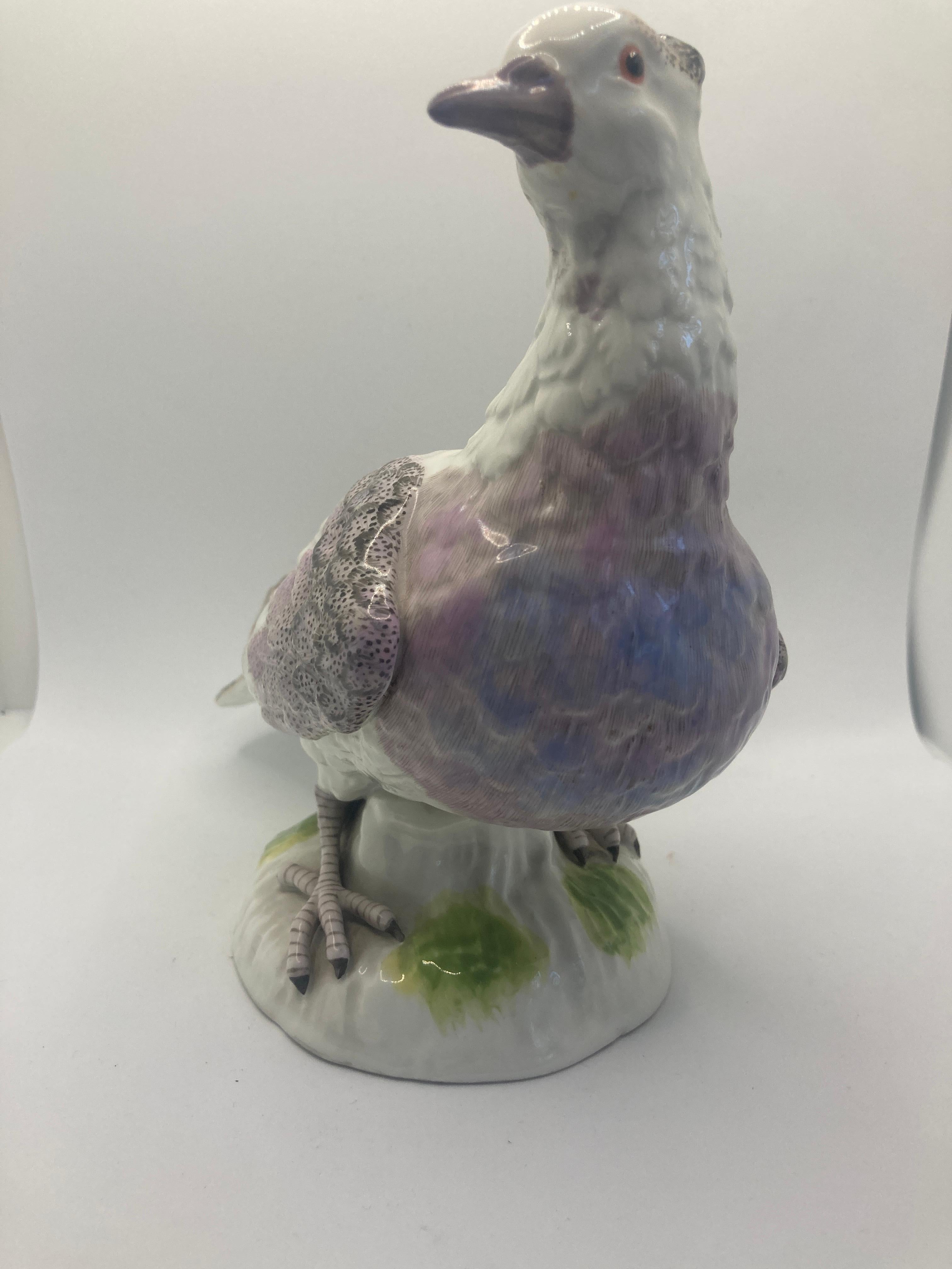 Porzellanfigur einer Taube aus dem 20. (Rokoko) im Angebot