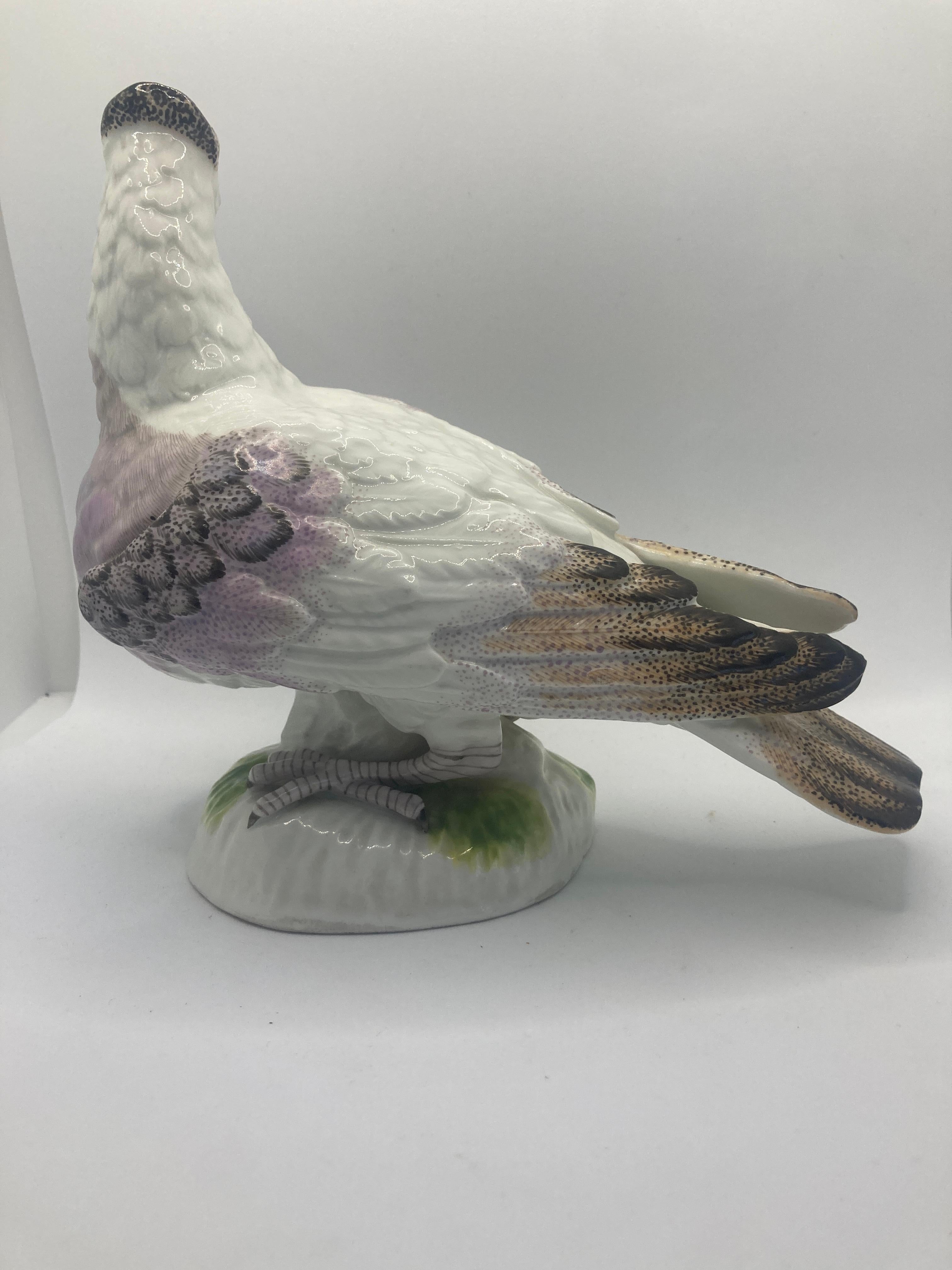 Porzellanfigur einer Taube aus dem 20. im Zustand „Gut“ im Angebot in Basildon, GB