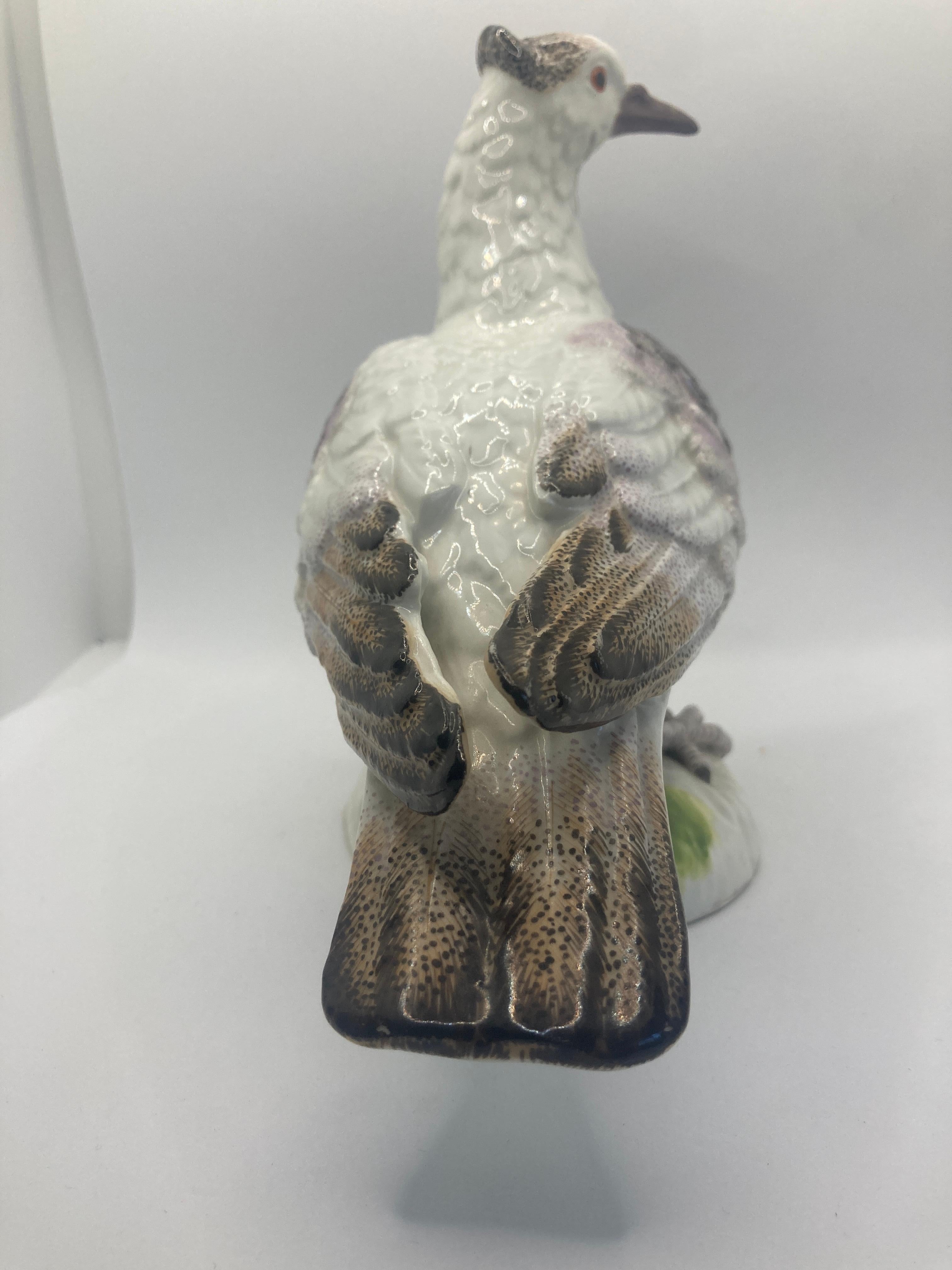 Porzellanfigur einer Taube aus dem 20. im Angebot 1