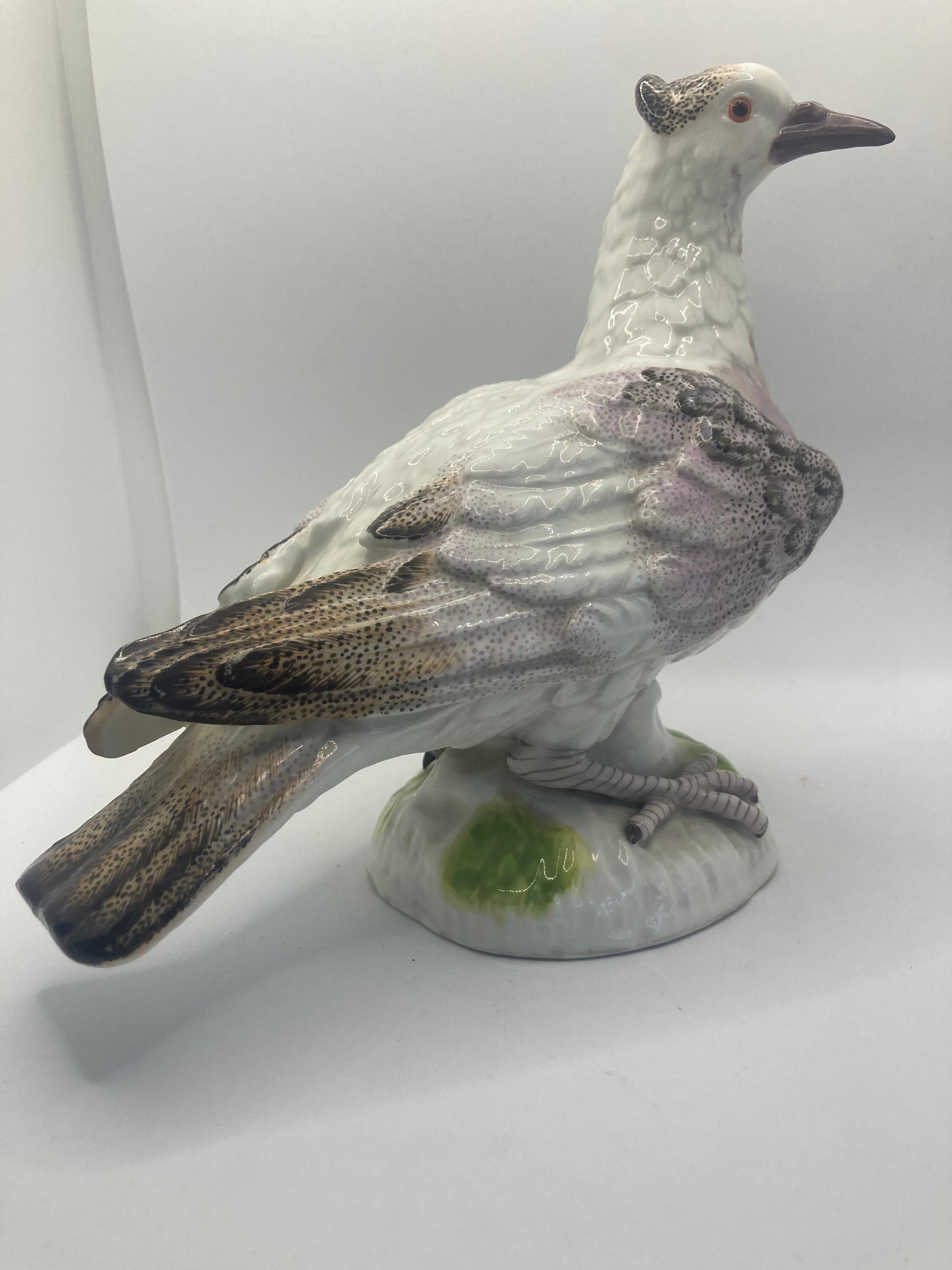 Porzellanfigur einer Taube aus dem 20. im Angebot 2