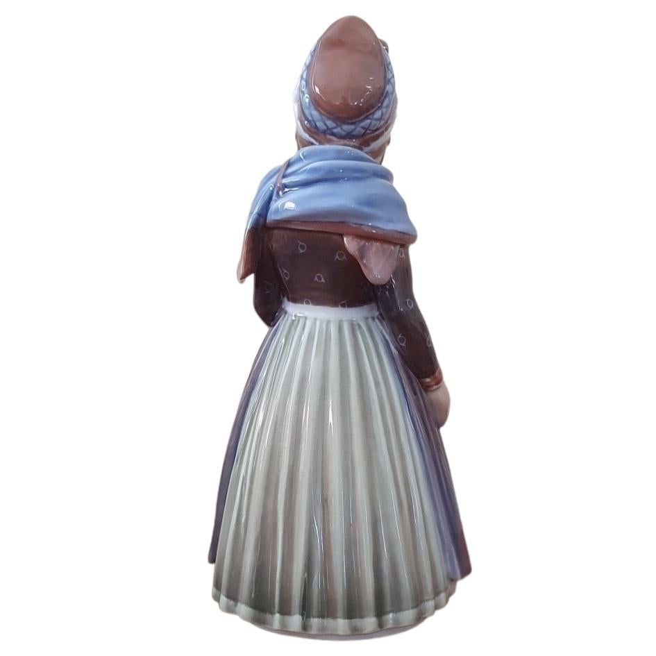 Porzellanfigur eines Mädchens aus Fanø aus dem 20.  (20. Jahrhundert) im Angebot