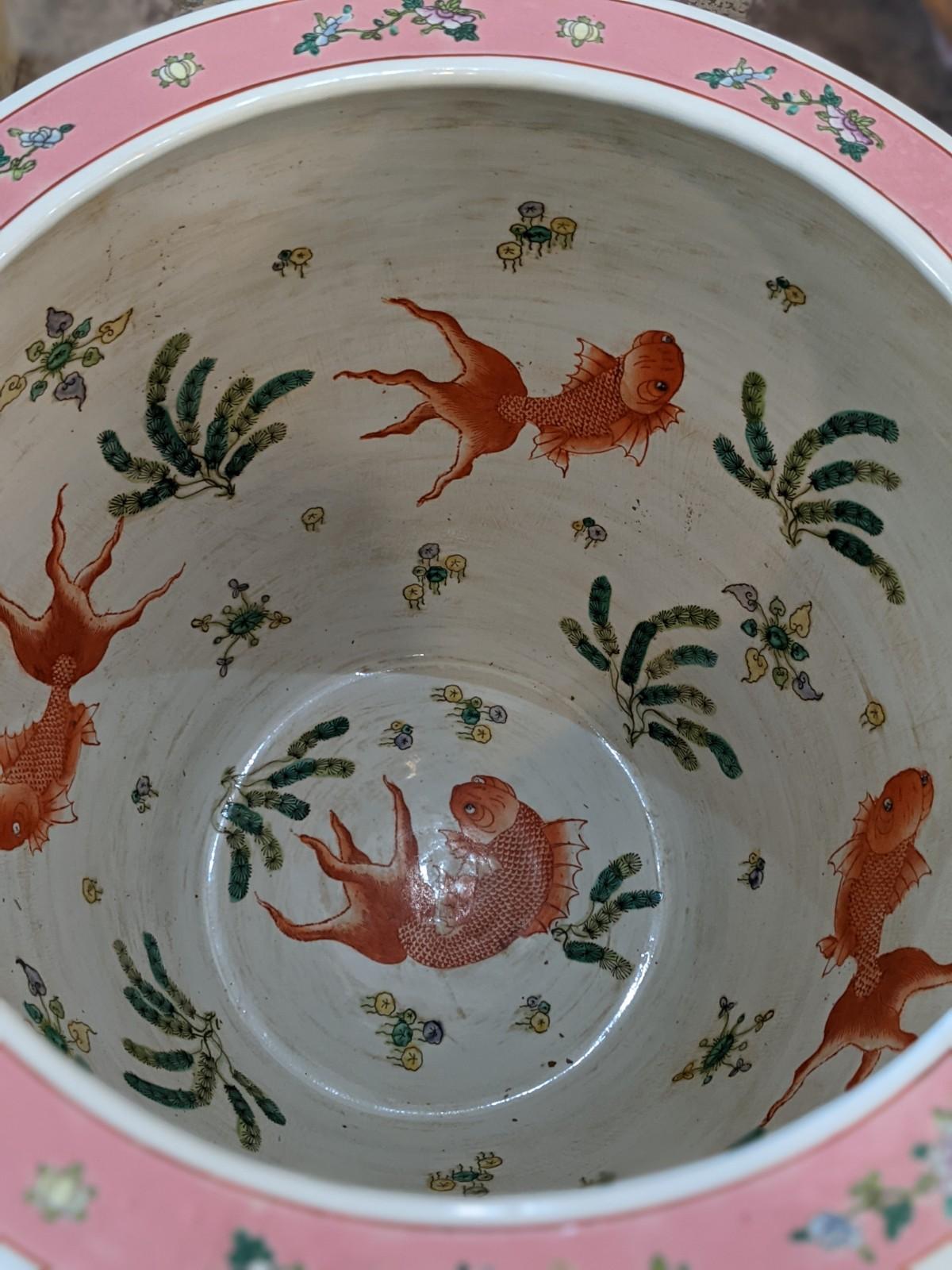 20th Century Porcelain Fish Bowls from China For Sale 2