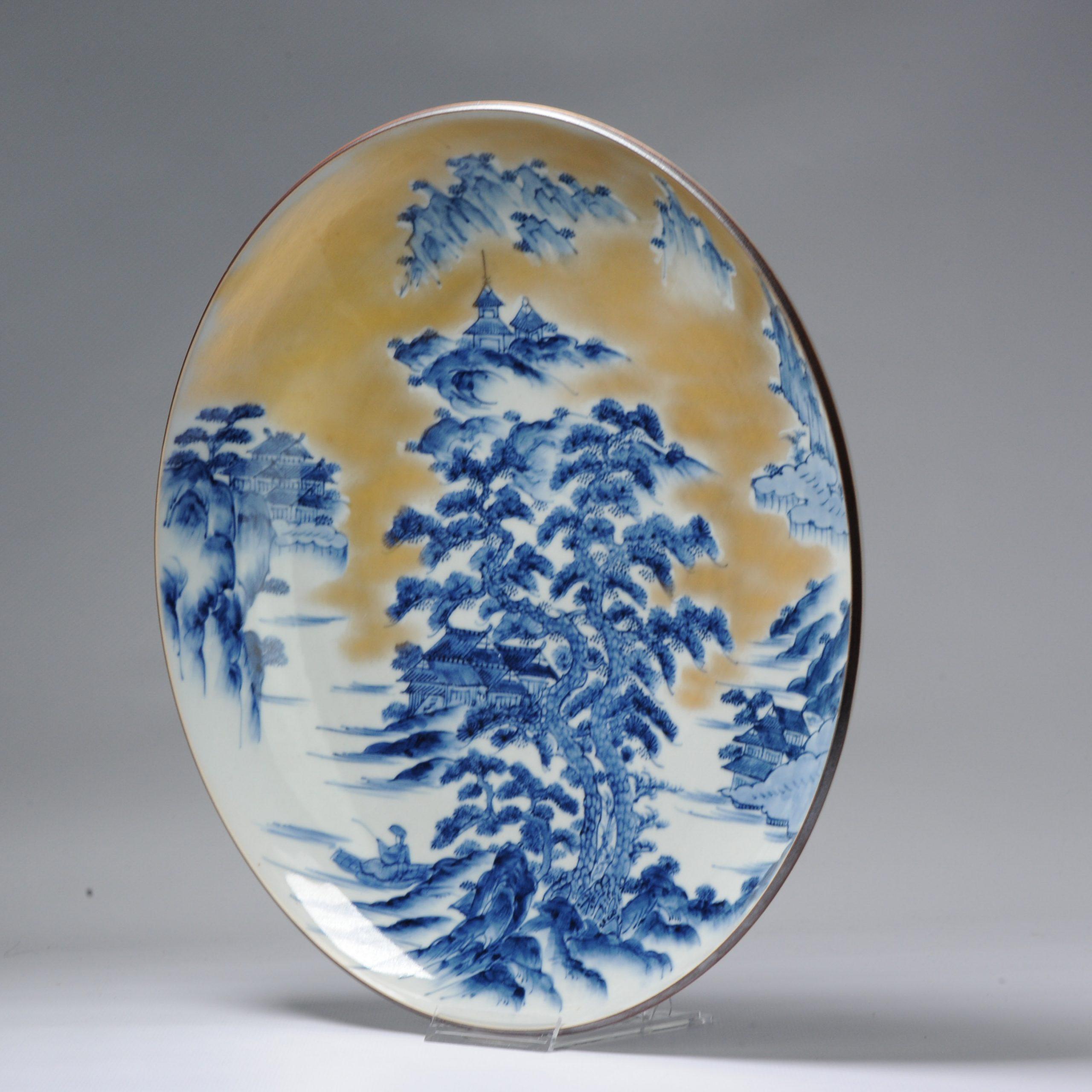 Showa Super grand plateau de présentation japonais en porcelaine bleu et blanc du 20ème siècle en vente
