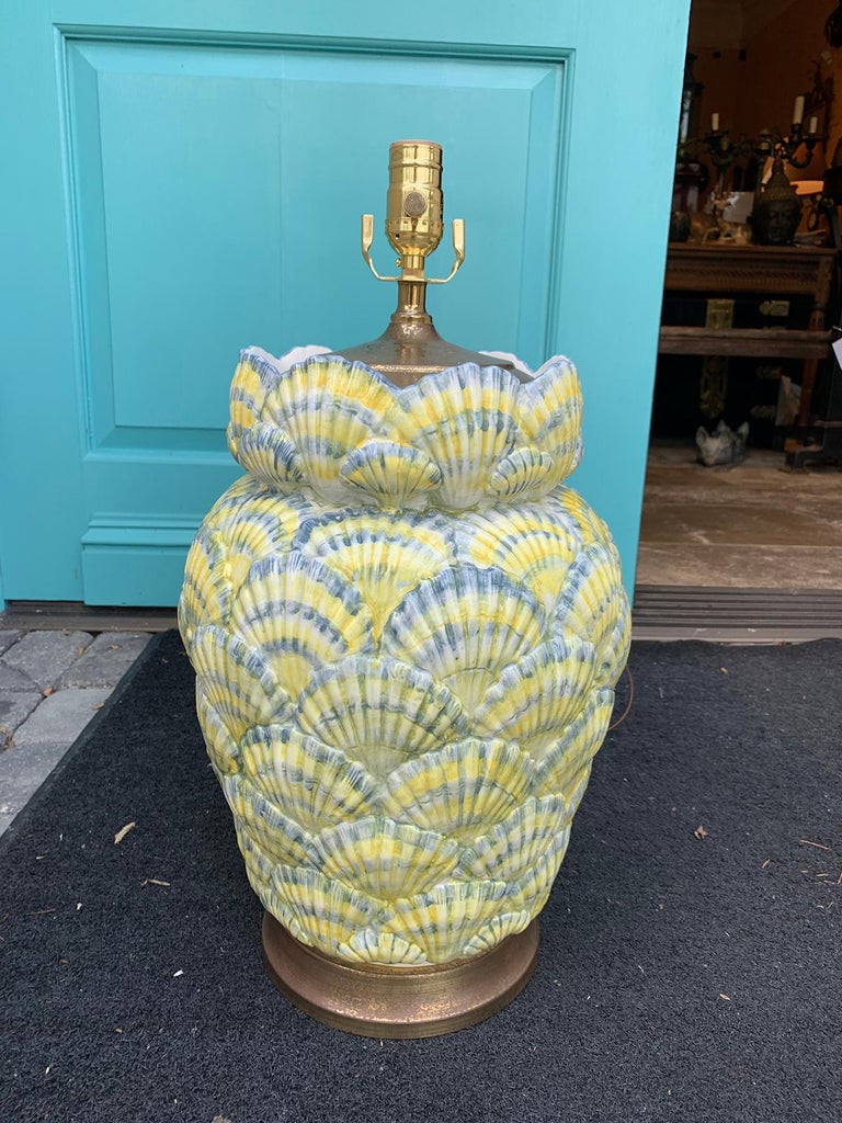 20th Century Porcelain Shell Lamp by Mottahedeh For Sale at 1stDibs