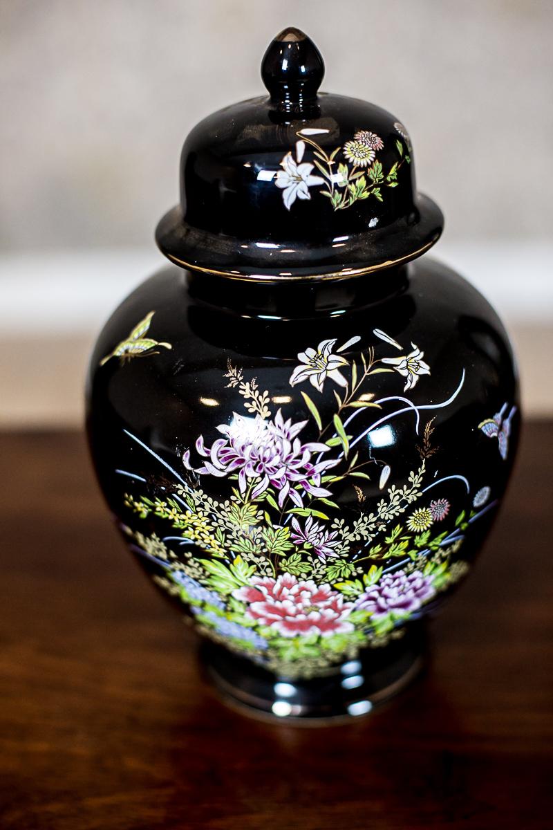 Mid-20th Century 20th-Century Porcelain Vase with a Lid For Sale