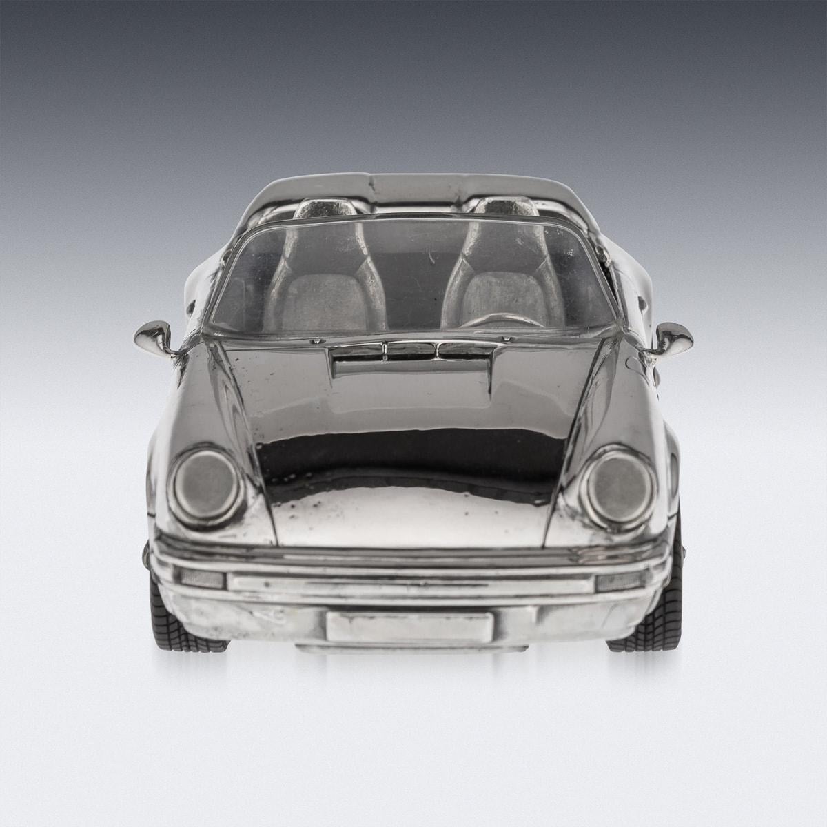 20ième siècle Modèle convertible de voiture Porsche 911 en argent du 20ème siècle, L Donati, vers 1960 en vente