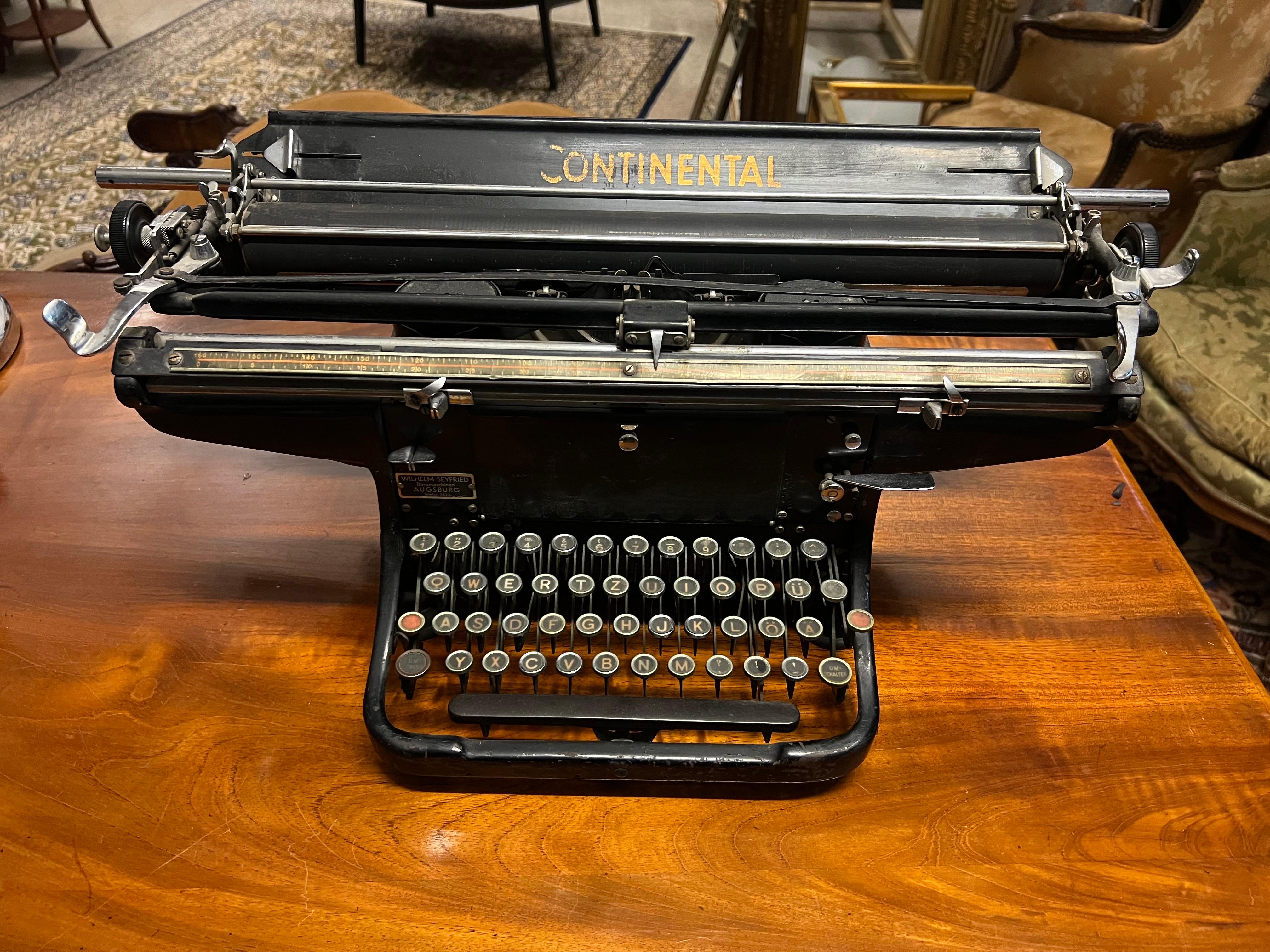 Metal 20th Century Portable Large Typewriter Continental made in Germany