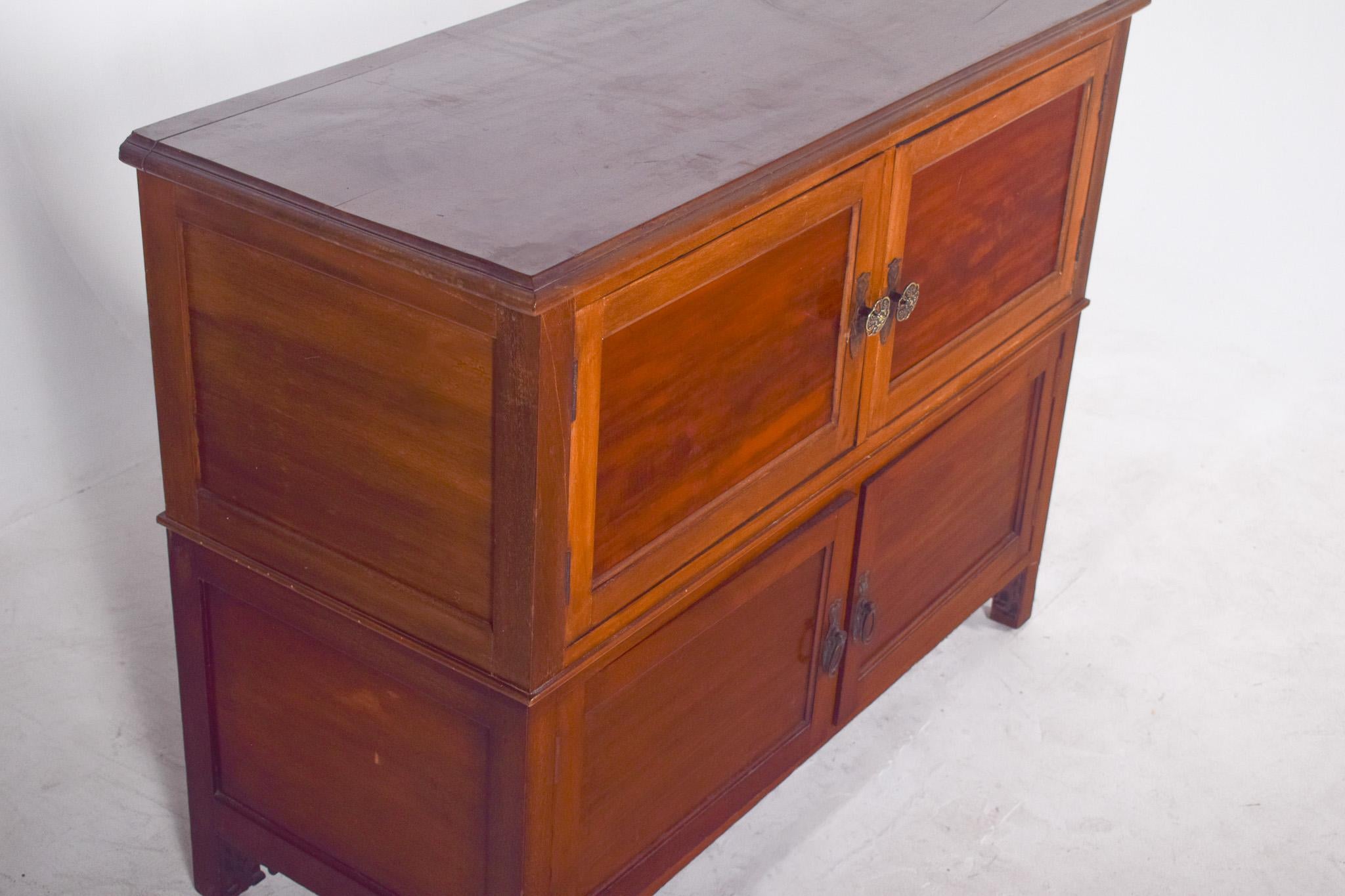 Portugiesischer Schrank aus Holz des 20. im Angebot 1