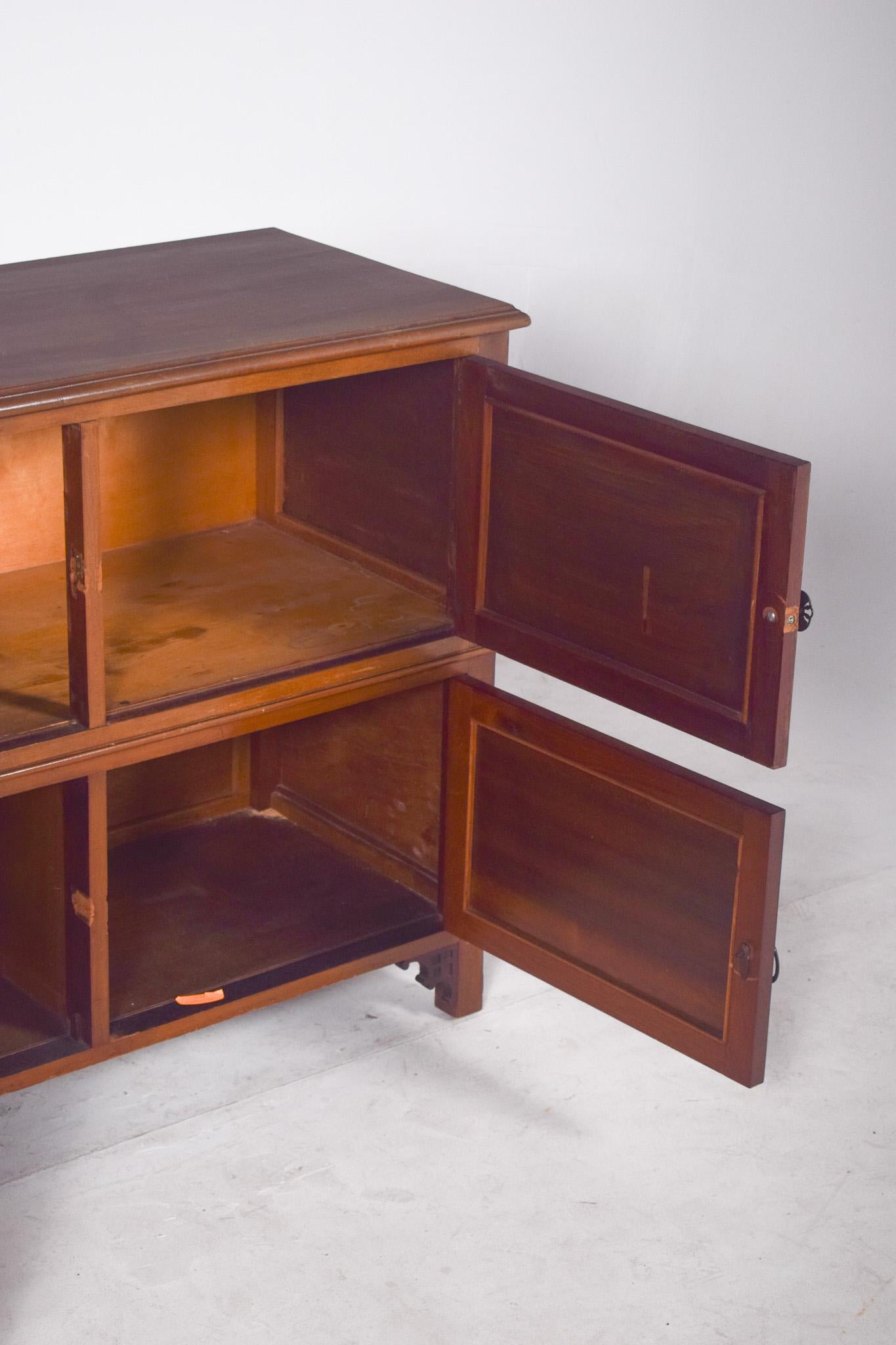 Portugiesischer Schrank aus Holz des 20. im Angebot 4