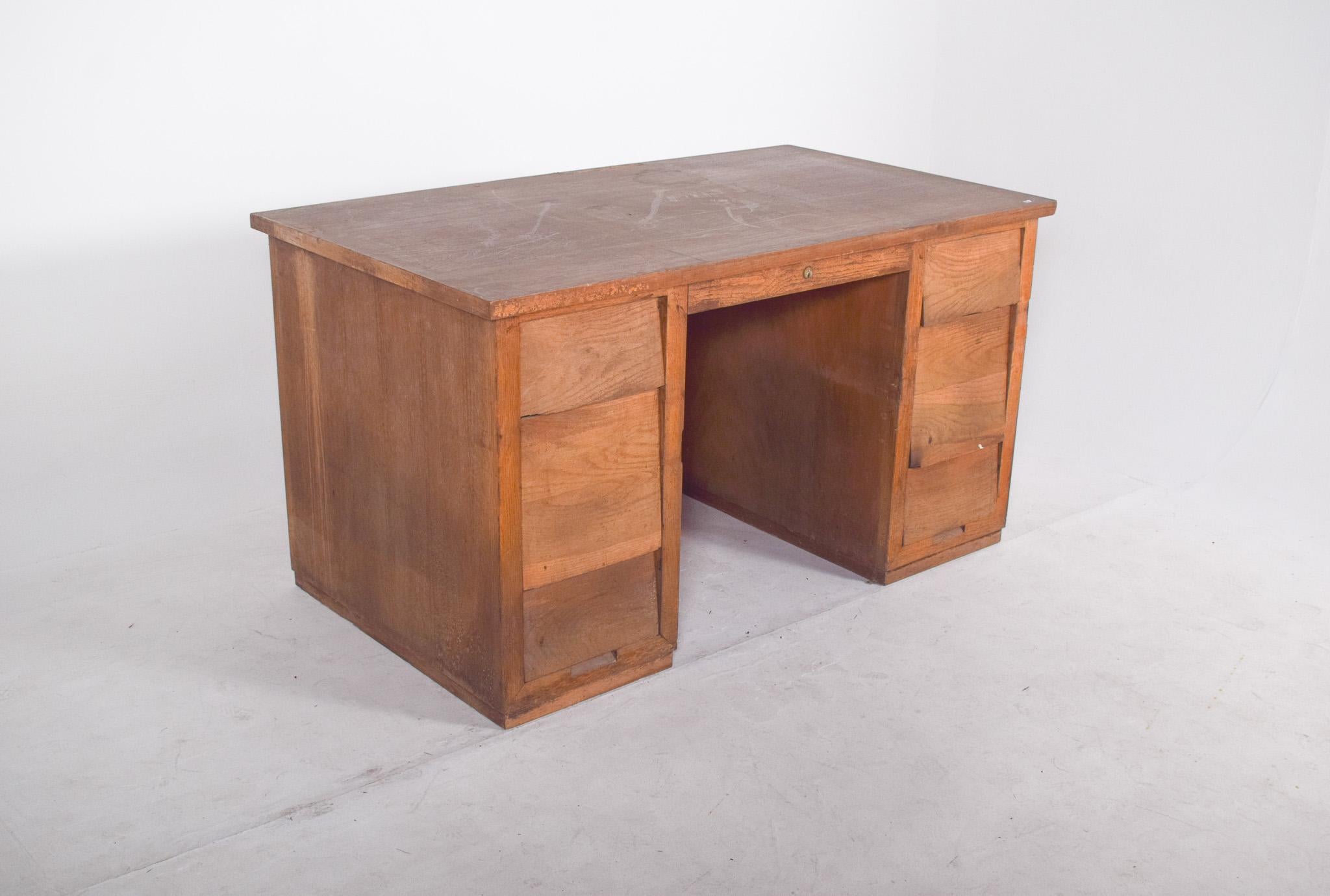 Mid-Century Modern 20th Century Portuguese Desk in Oak For Sale