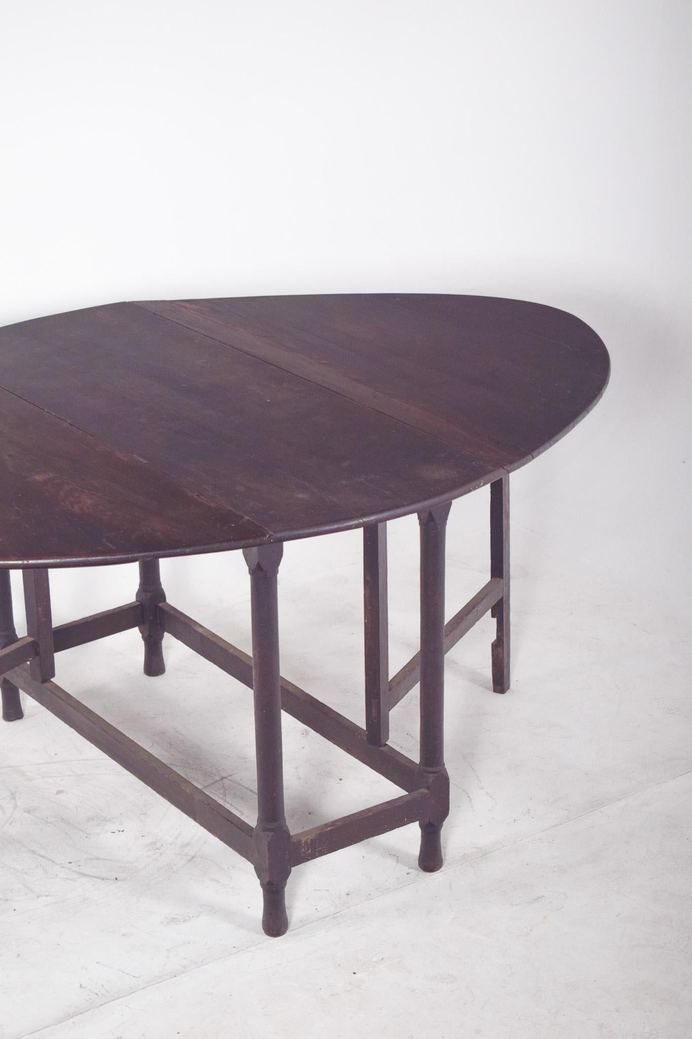 20th Century Portuguese Flip Flap Oval-Top Table For Sale 5