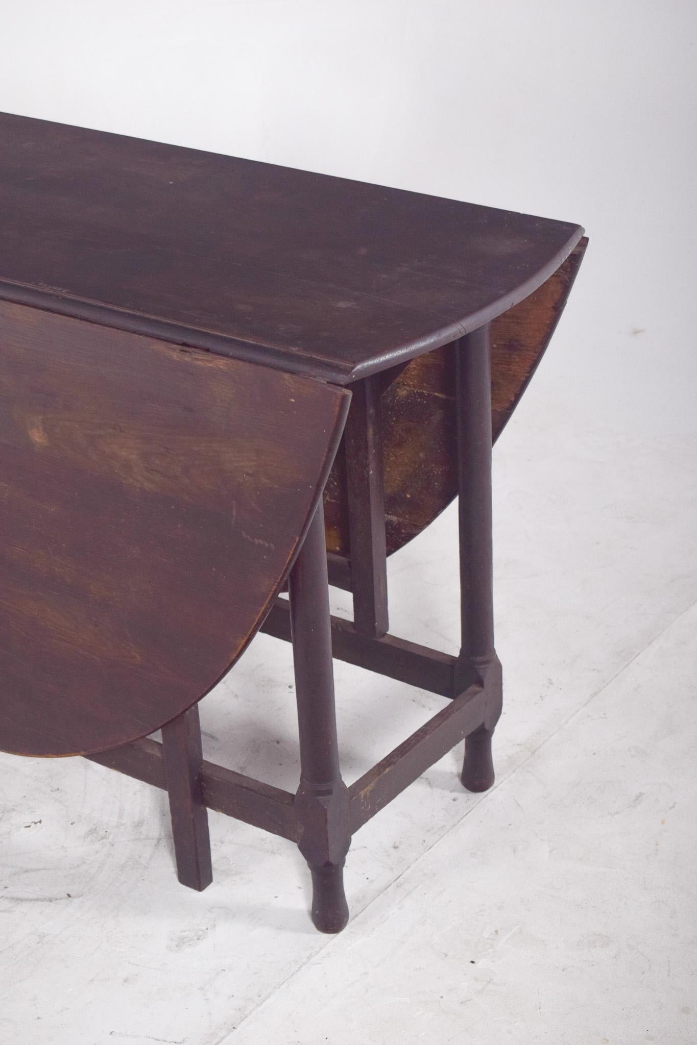 20th Century Portuguese Flip Flap Oval-Top Table In Good Condition For Sale In Lisboa, Lisboa