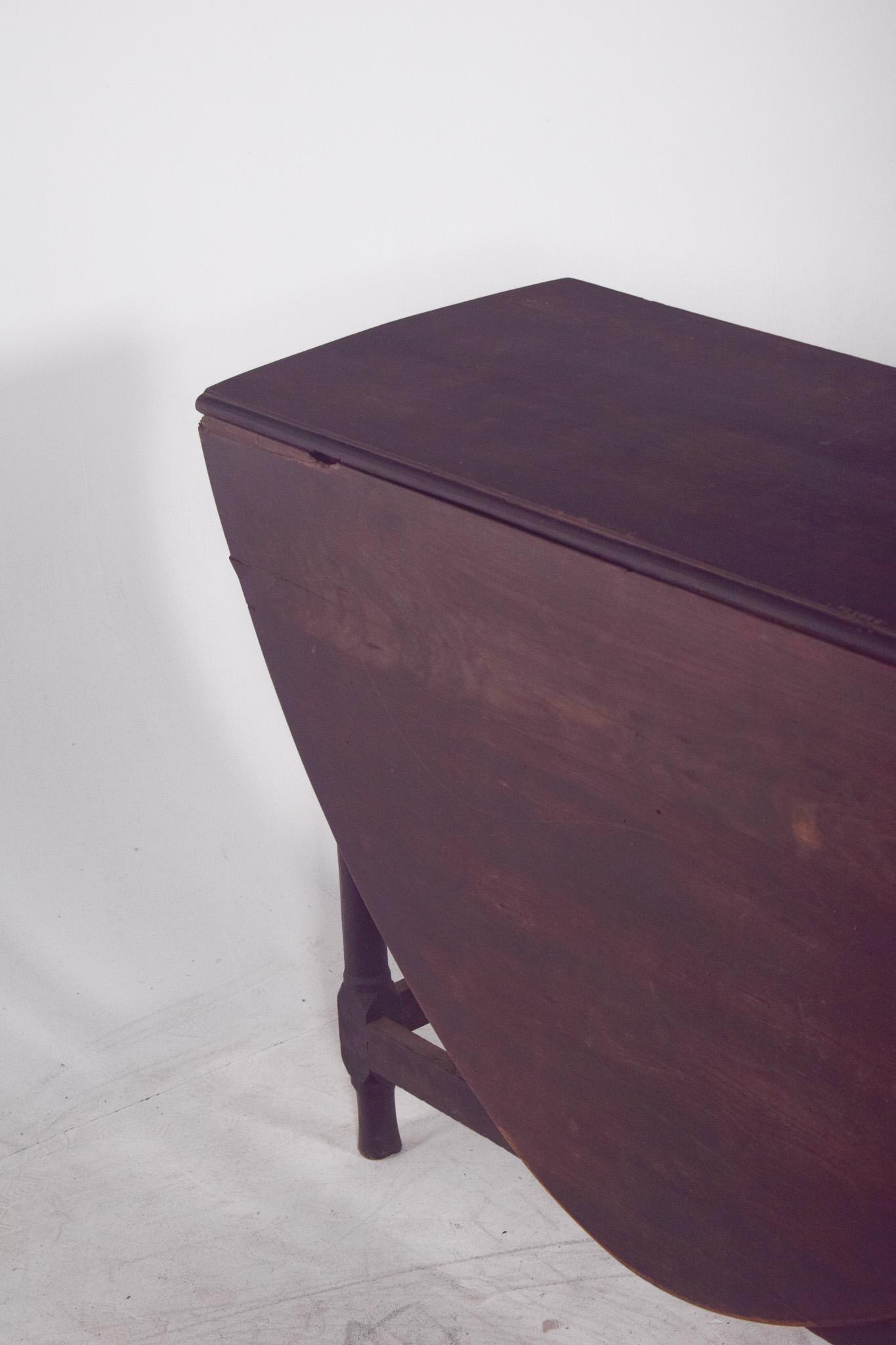 Wood 20th Century Portuguese Flip Flap Oval-Top Table For Sale