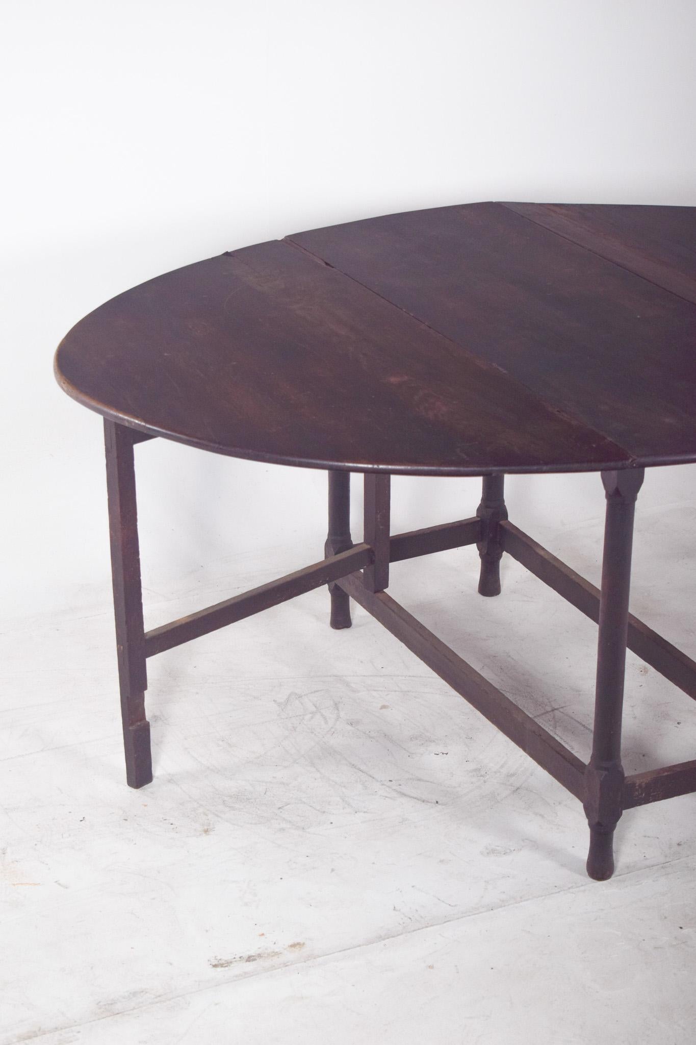 20th Century Portuguese Flip Flap Oval-Top Table For Sale 4