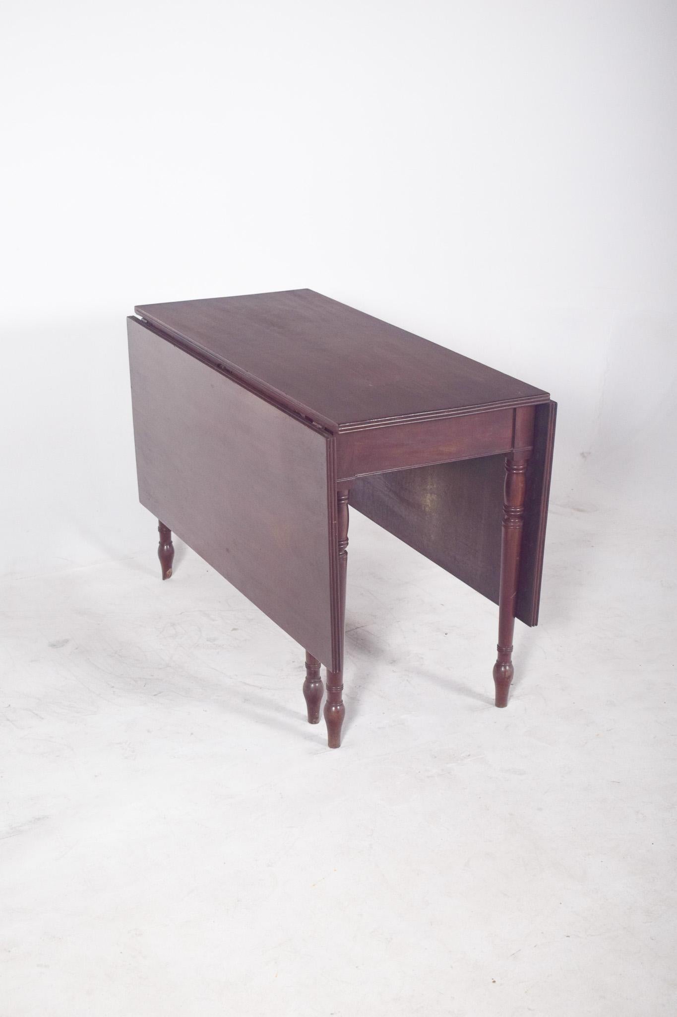 Late Victorian 20th Century Portuguese Flip Flap Square-Topped Table For Sale