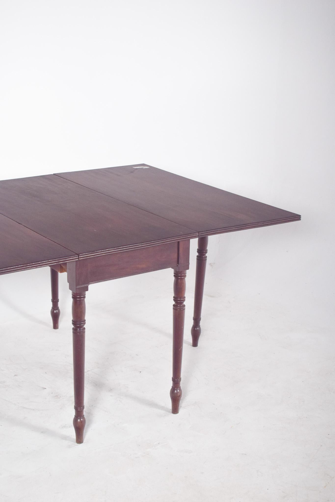 20th Century Portuguese Flip Flap Square-Topped Table For Sale 2