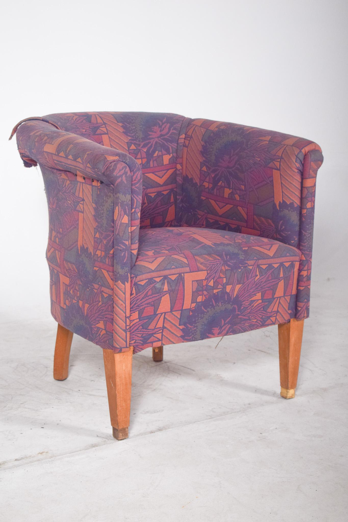 Chaise basse portugaise du 20e siècle État moyen - En vente à Lisboa, Lisboa