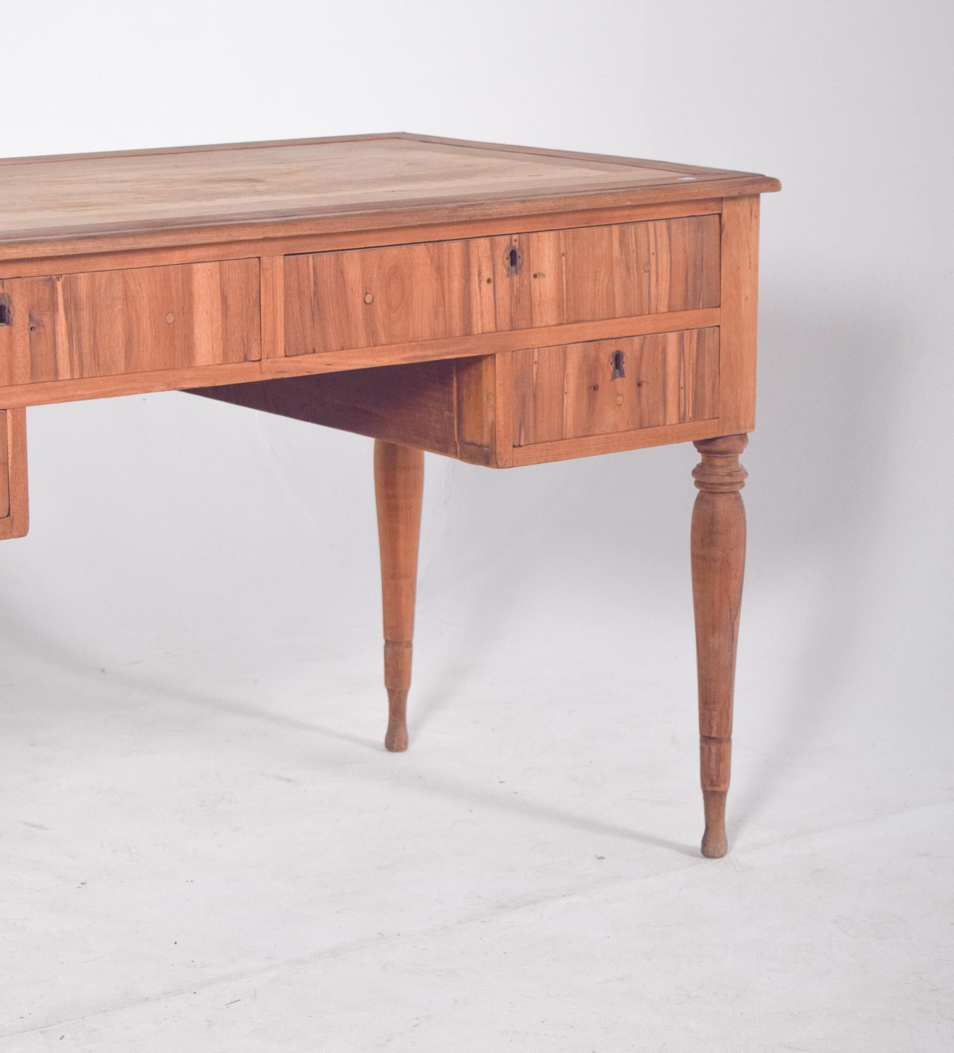 Wood 20th Century Portuguese Romantic Desk For Sale