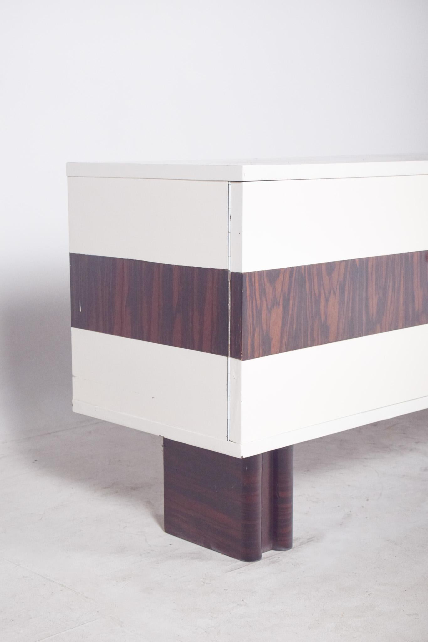Mid-Century Modern Buffet portugais du 20e siècle peint en blanc en vente
