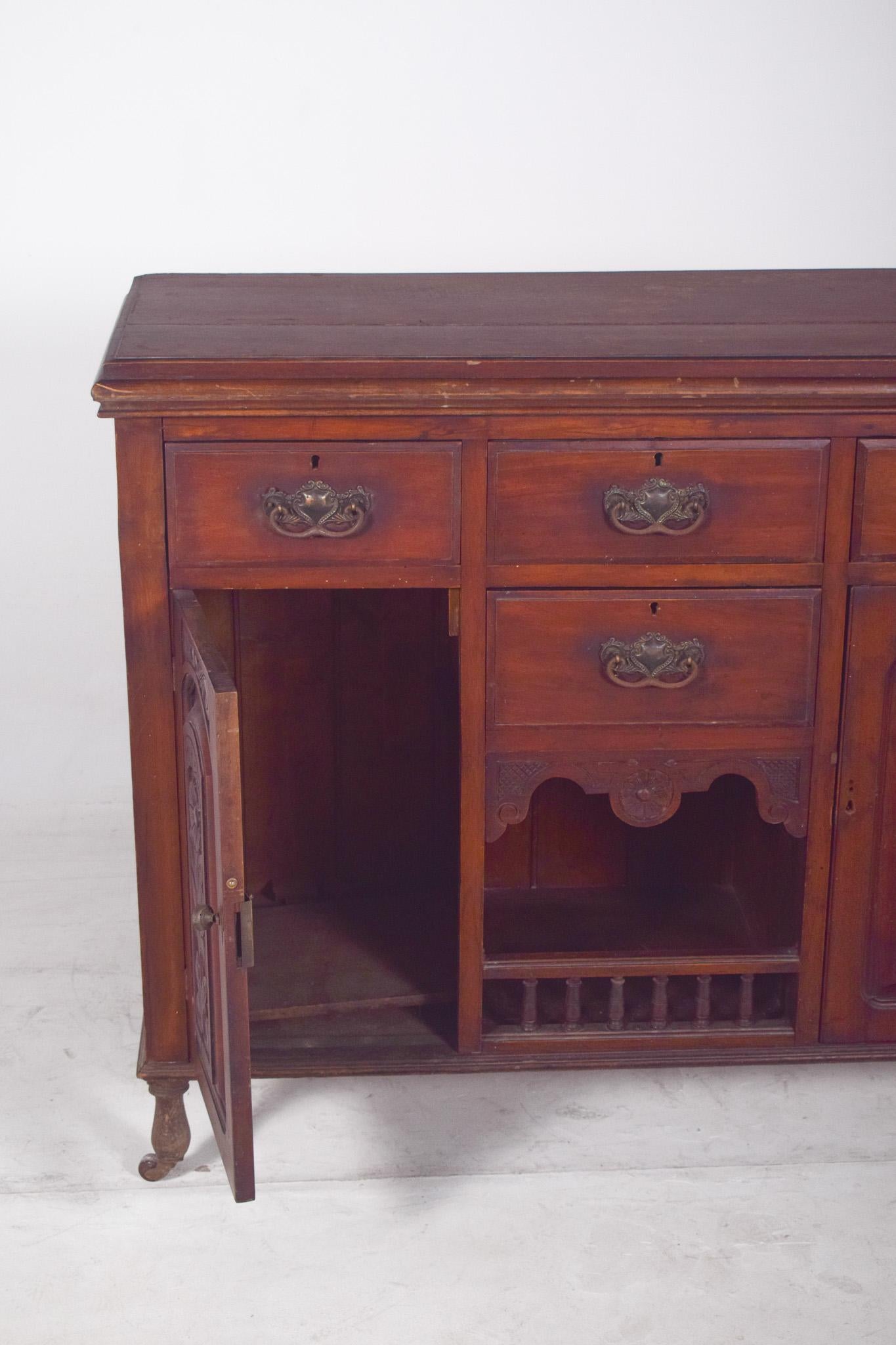 Aparador alto portugués del siglo XX en venta 3