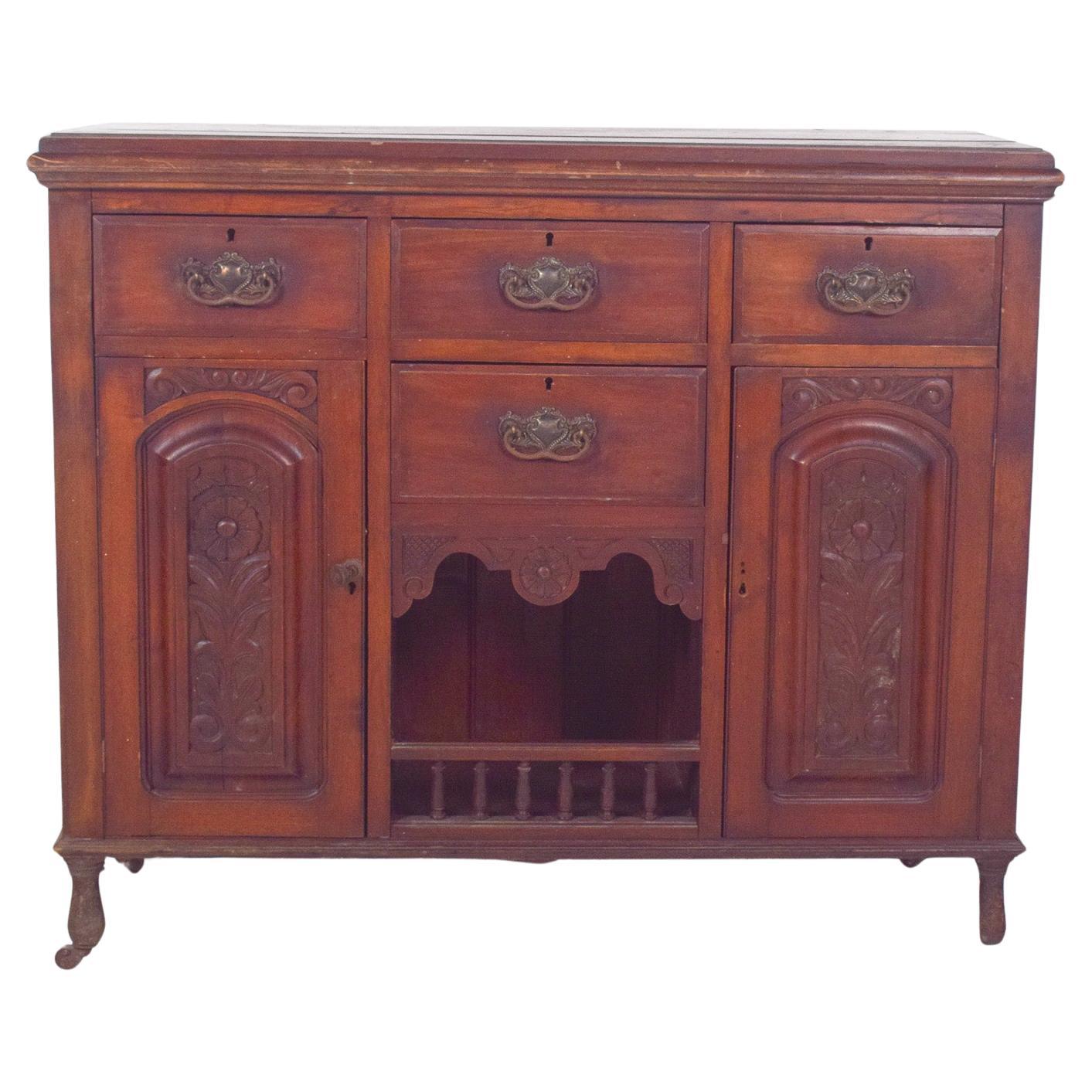 Buffet haut portugais du 20e siècle