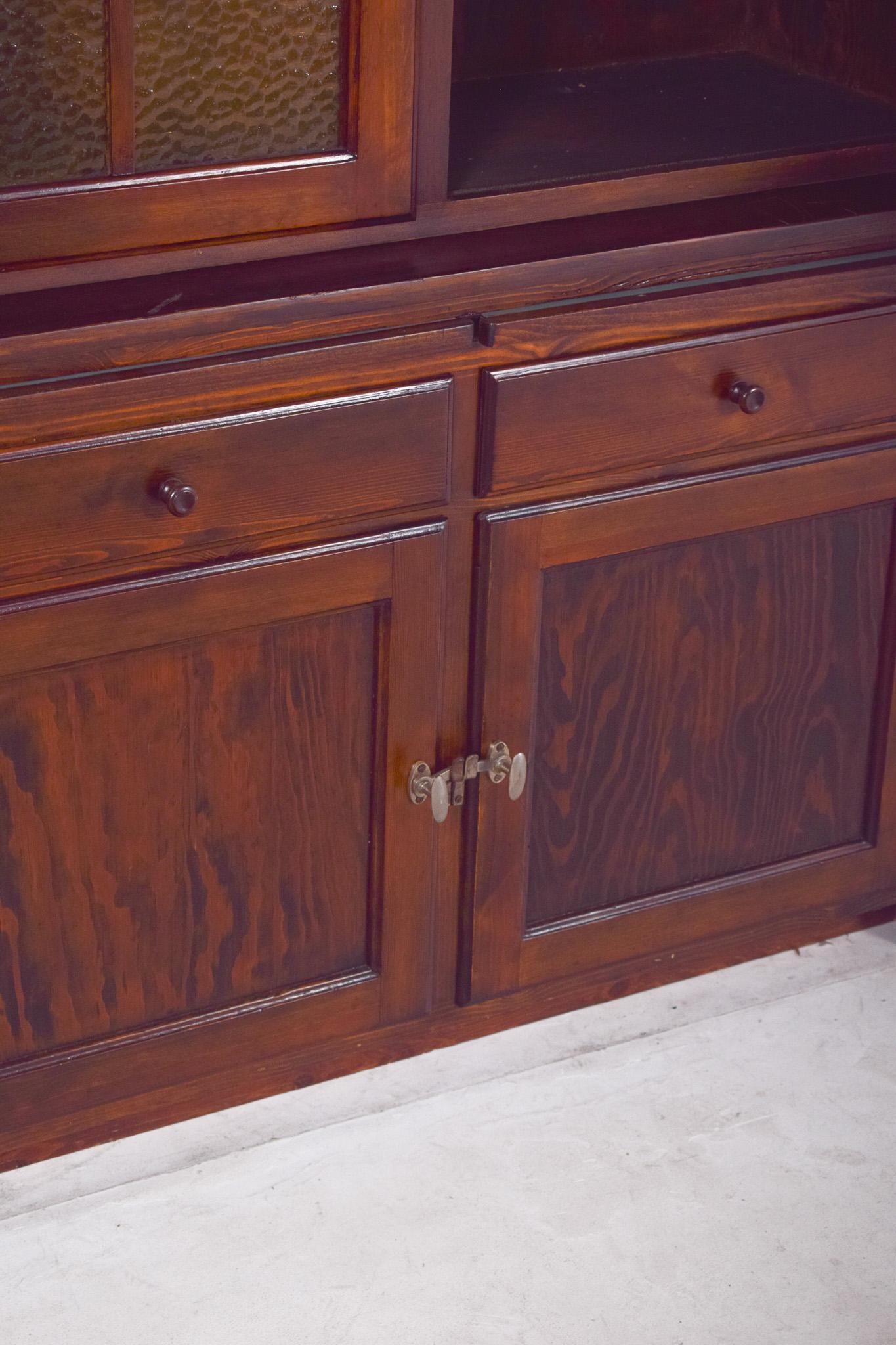 20th Century Portuguese Two-body Display Cabinet For Sale 3