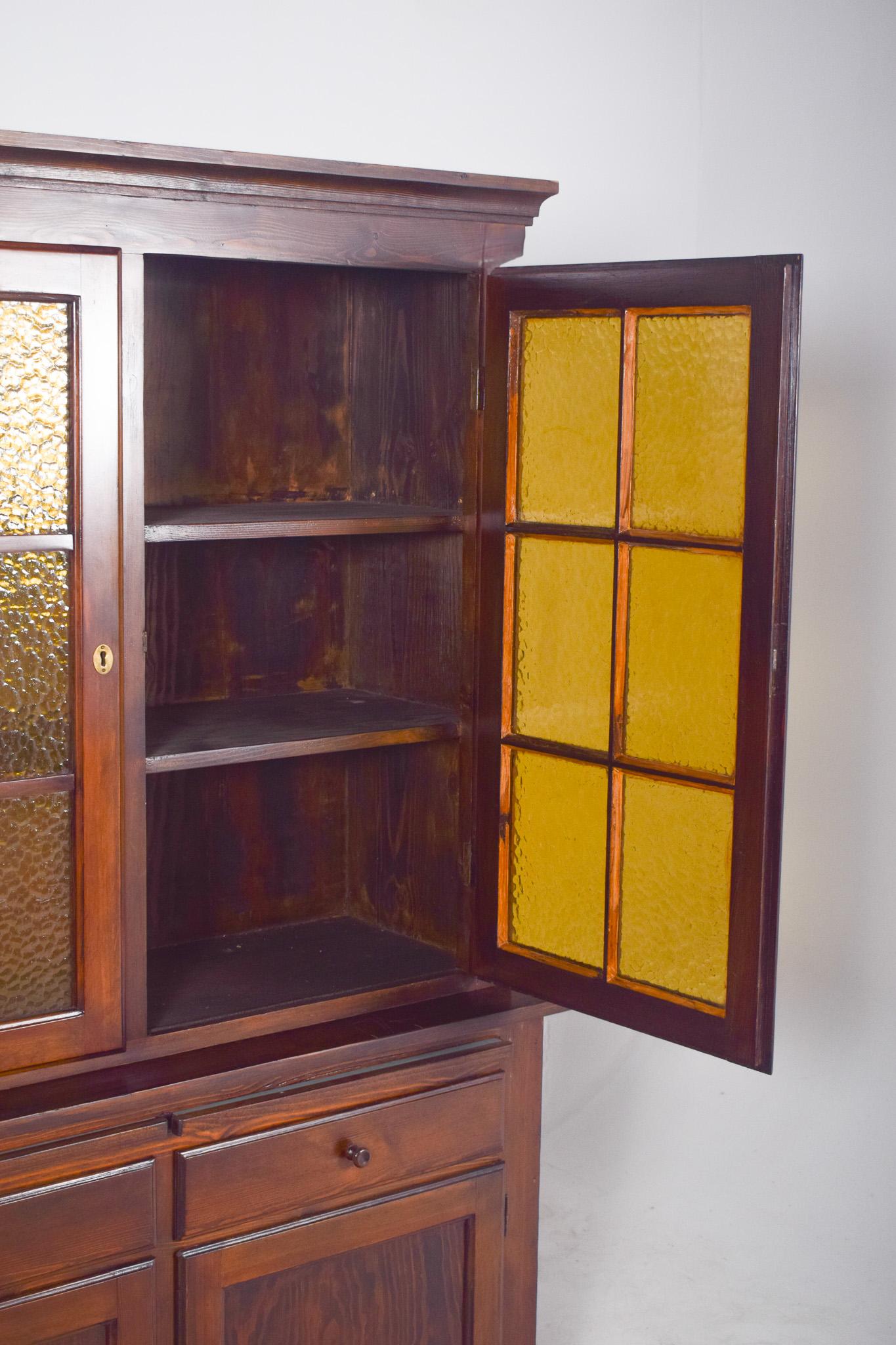 20th Century Portuguese Two-body Display Cabinet For Sale 4