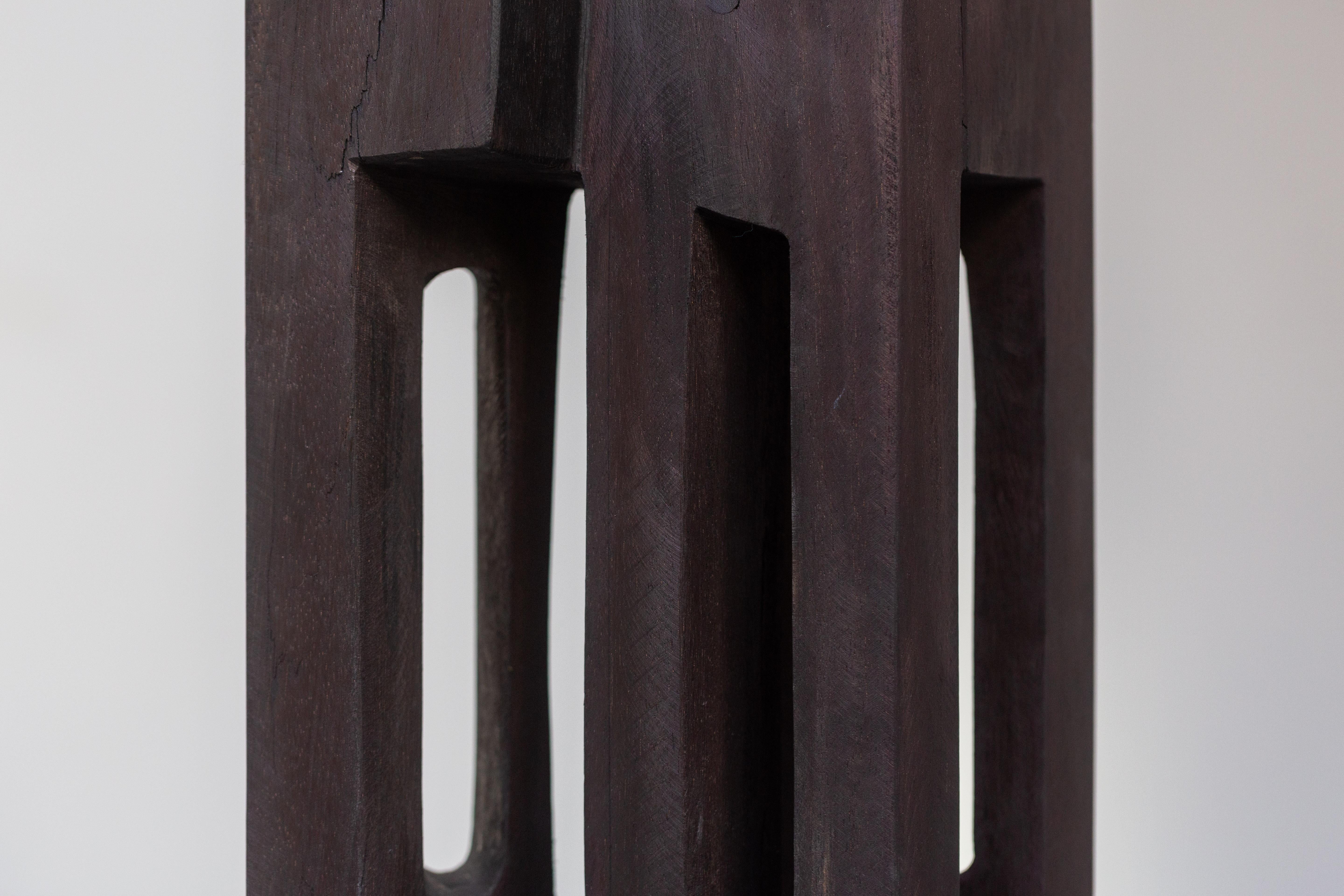 Brutalisme Sculpture totem post-moderne en bois du 20ème siècle de Bertrand Creach en vente