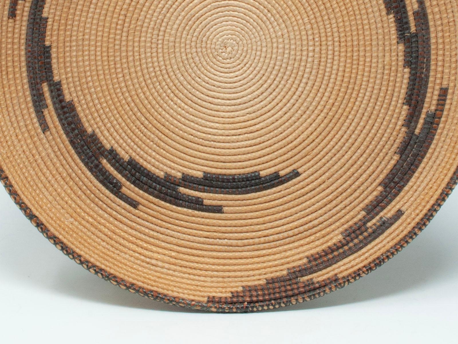 Burundian 20th Century Presentation Tray, Agakoko, Tutsi People, Burundi or Rwanda For Sale