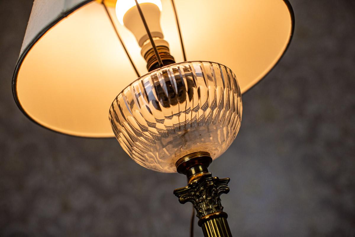 Lampe de bureau d'avant-guerre du XXe siècle avec abat-jour léger en vente 1