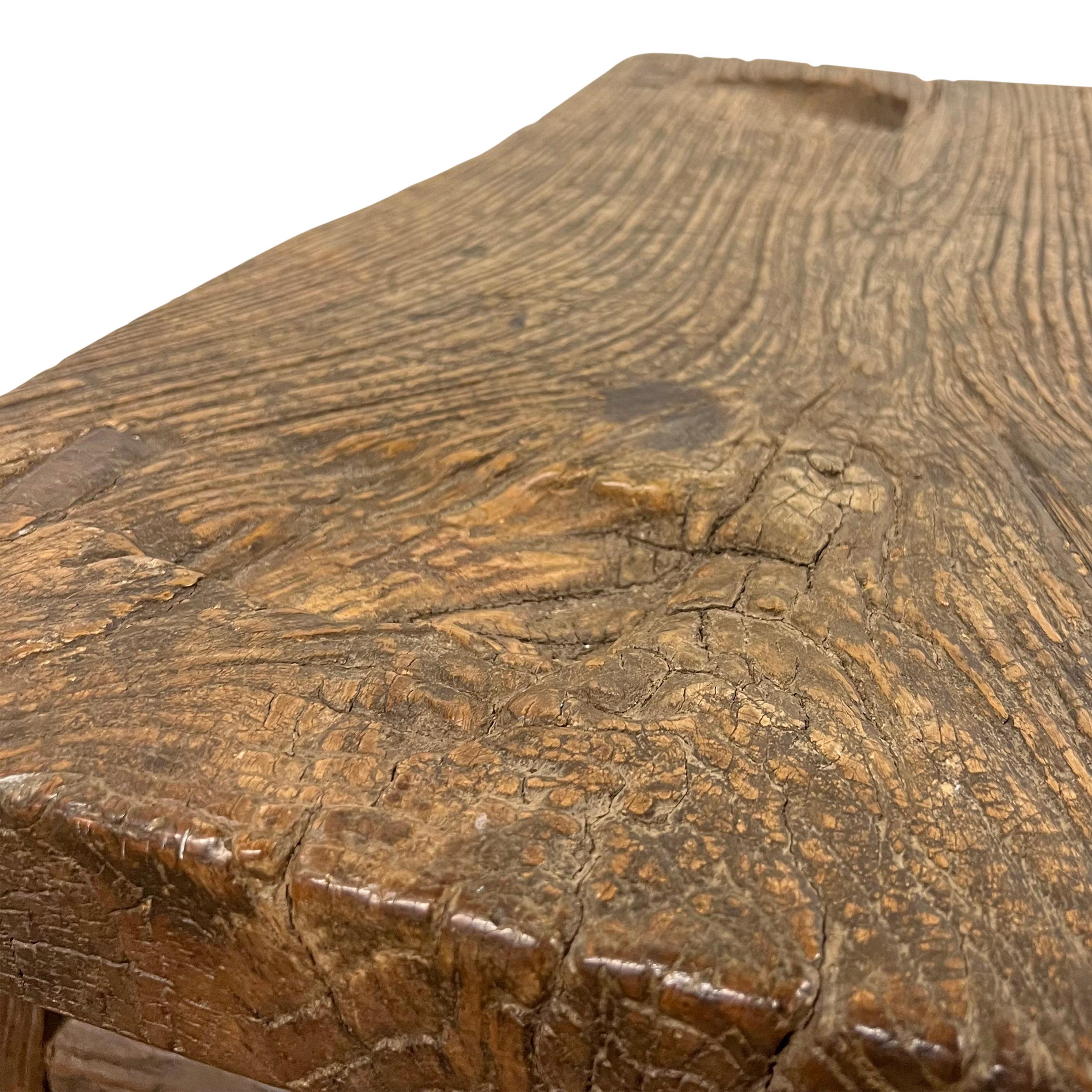 Tabouret ou table d'appoint chinoise provinciale du 20e siècle en vente 6